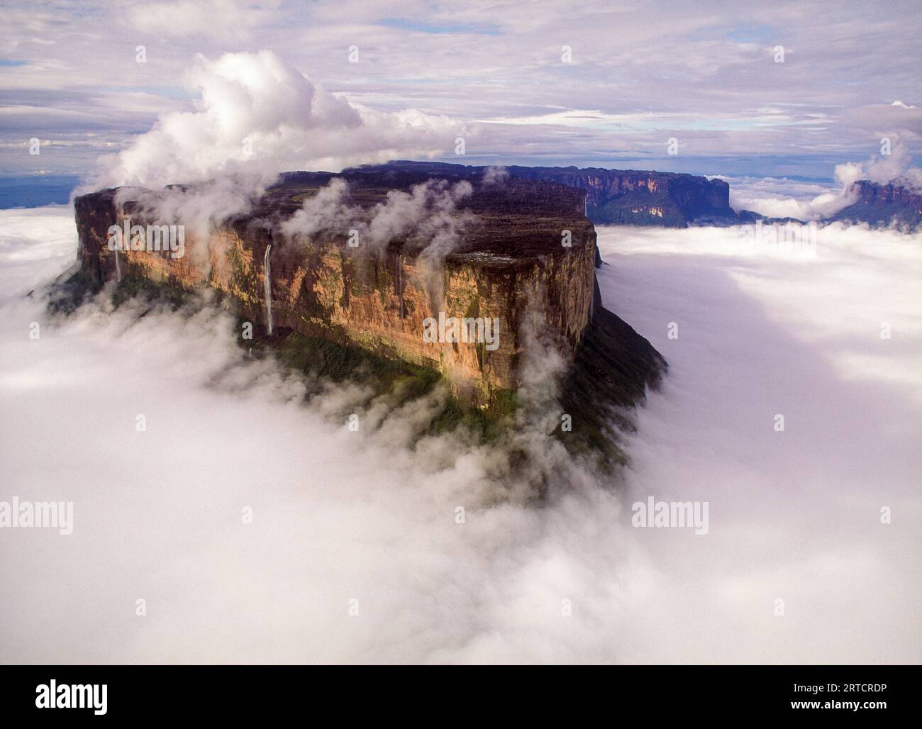 Vista aerea nebbia del Monte Roraima, del Parco Nazionale di Canaima, dello Stato di Bolivar, del Venezuela Foto Stock