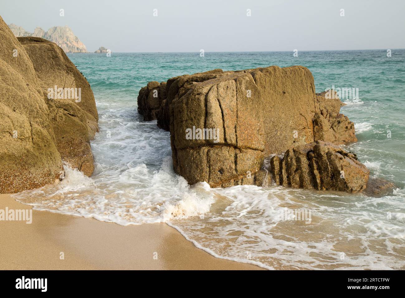 Porth Curno Porthcurno Beach Cornovaglia Foto Stock