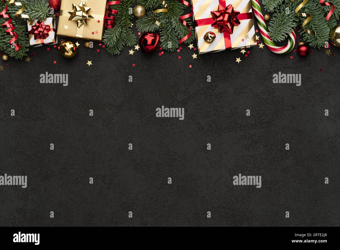 Bordo dell'ornamento natalizio su sfondo nero Foto Stock