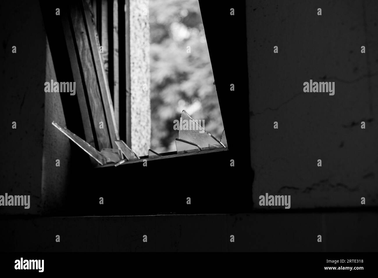 Vecchia ferrovia in scala abdonata in Ungheria in estate Foto Stock