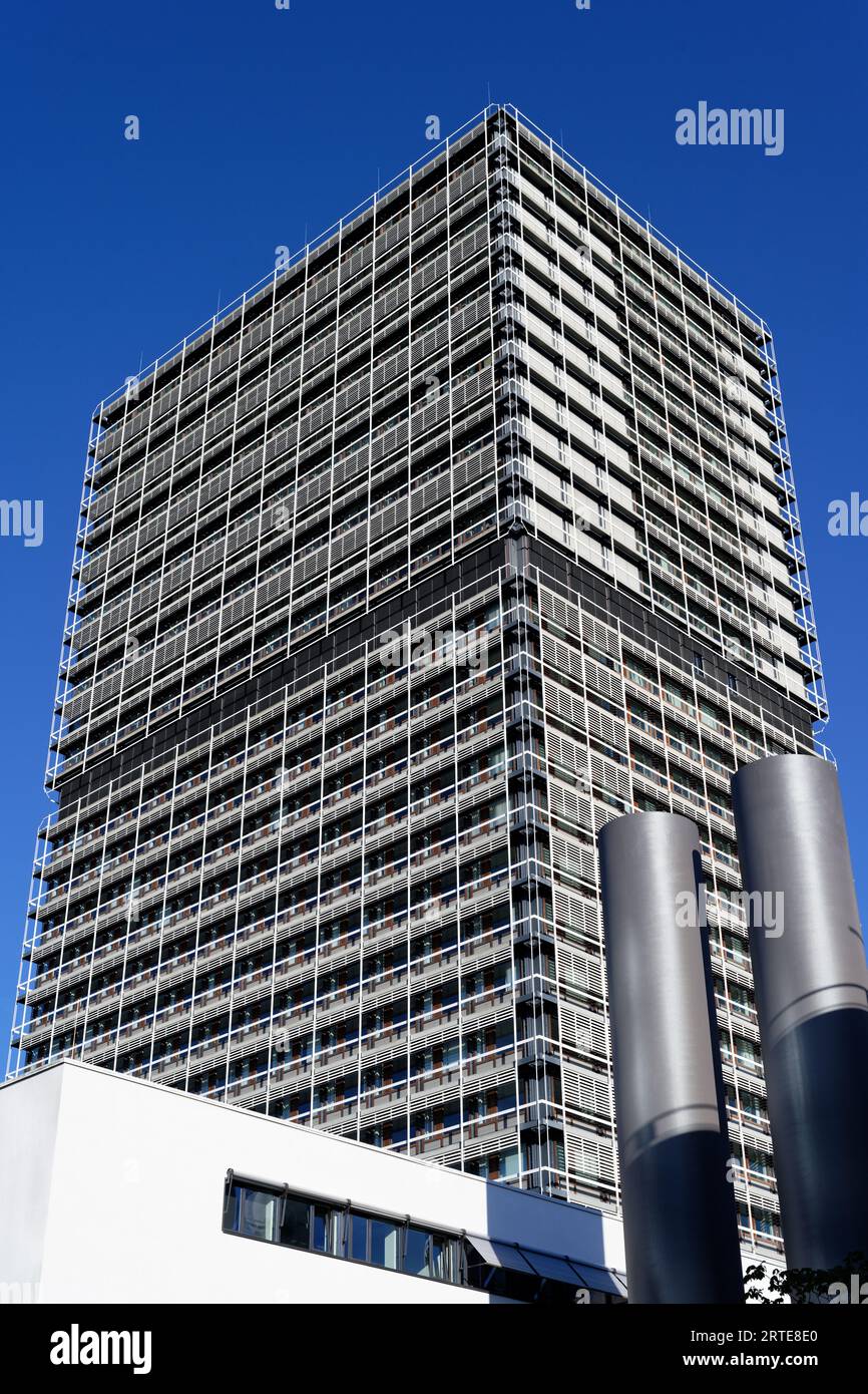 Campus delle Nazioni Unite nell'ex edificio alto per i membri del parlamento Langer Eugen a Bonn Foto Stock