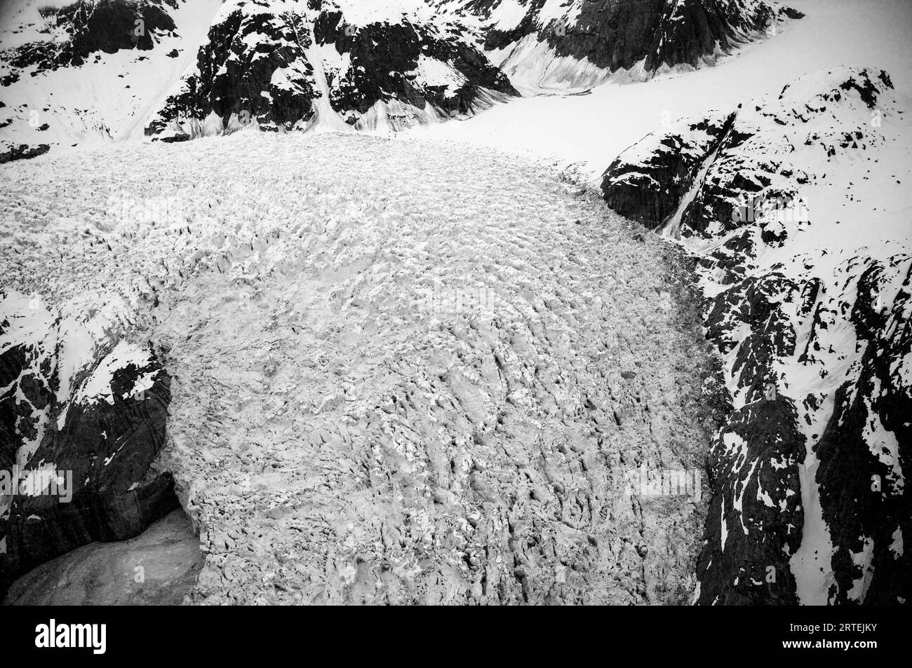 Ghiacciaio le Conte che si estende su una montagna, Alaska, Stati Uniti; Alaska, Stati Uniti d'America Foto Stock