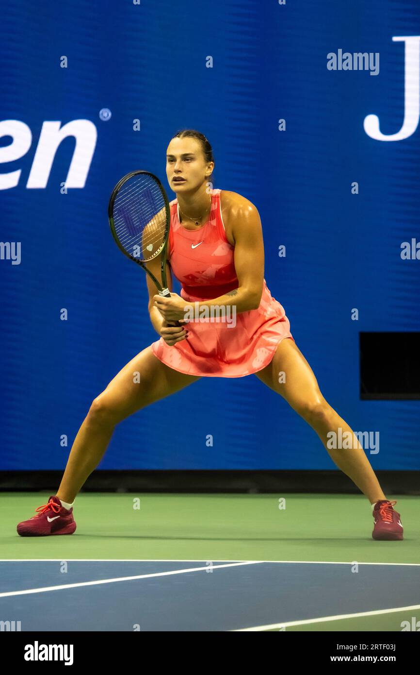 Aryna Sabalenka (BLR) gareggia nelle finali femminili del singolare agli US Open di Tennis 2023. Foto Stock