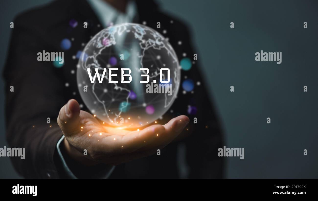 Concetto di comunicazione digitale e tecnologia dello schermo virtuale WEB 3,0.Internet globo tocco a mano. Foto Stock
