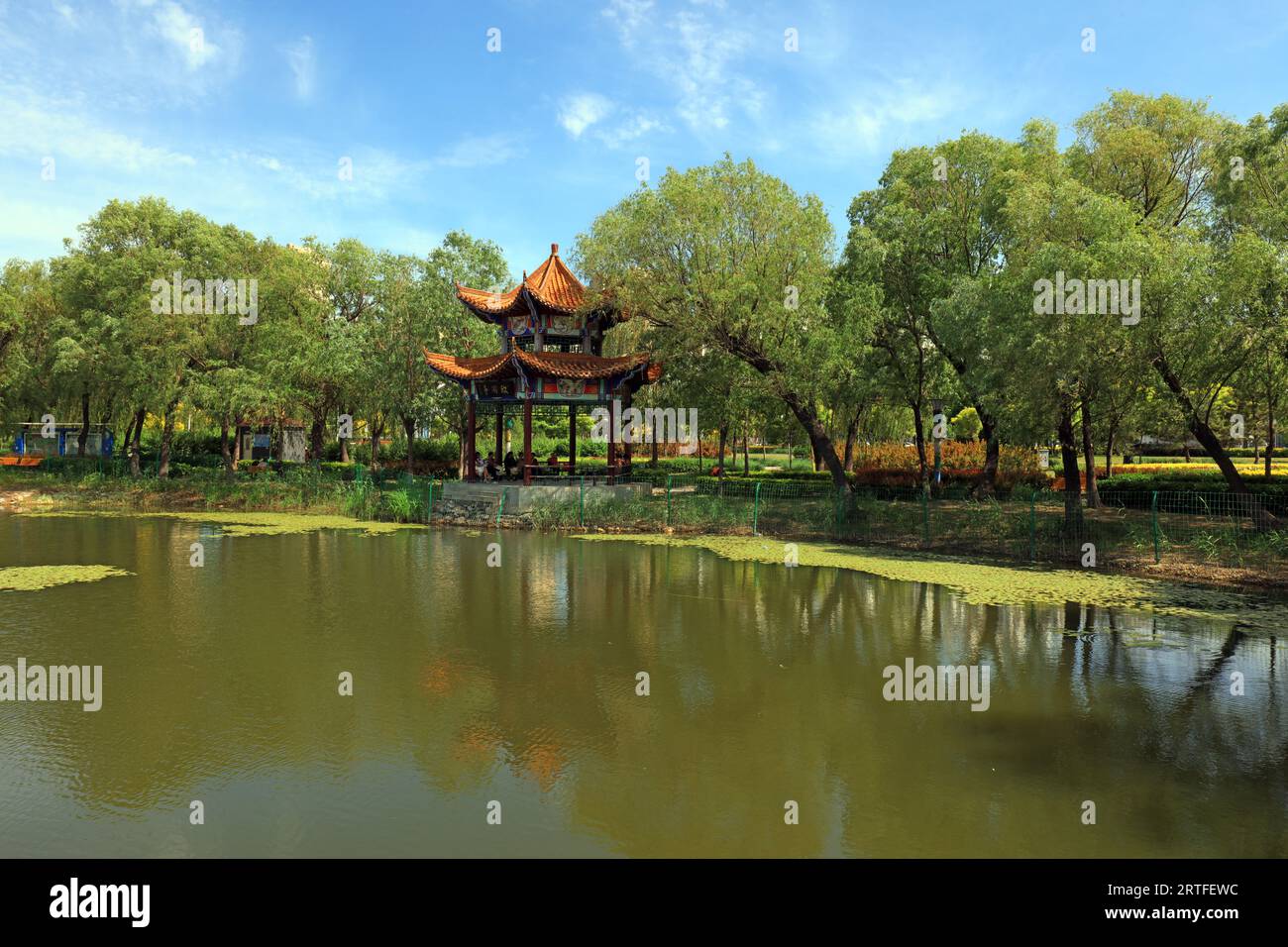 Waterfront Pavilion, Luannan County, Hebei Province, Cina Foto Stock