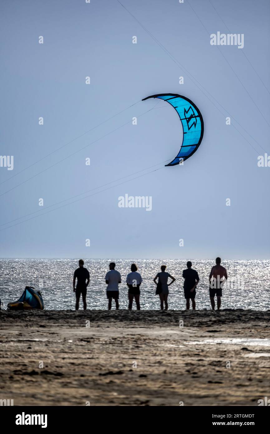 Spiaggia di Tarifa, kitesurf Foto Stock