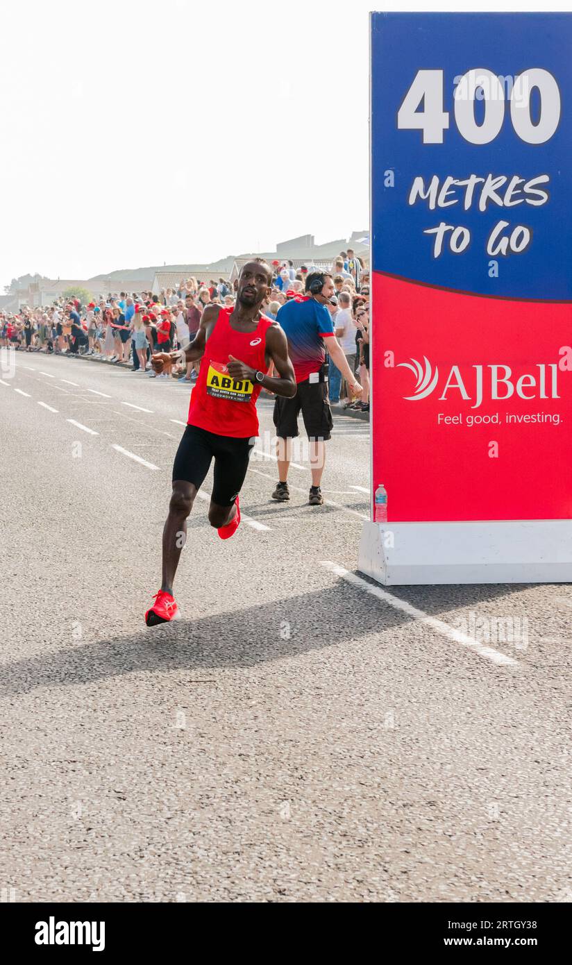 bashir Abdi corridore a lunga distanza che si è piazzato secondo nella mezza maratona Great North Run del 2023. Foto Stock