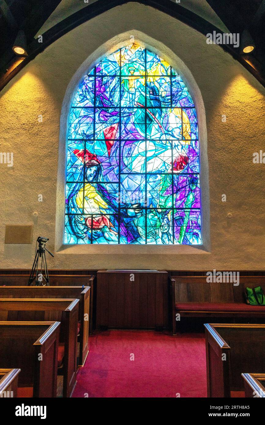 Le vetrate colorate Chagall nella Union Church di Pocantico Hills, New York State USA Foto Stock