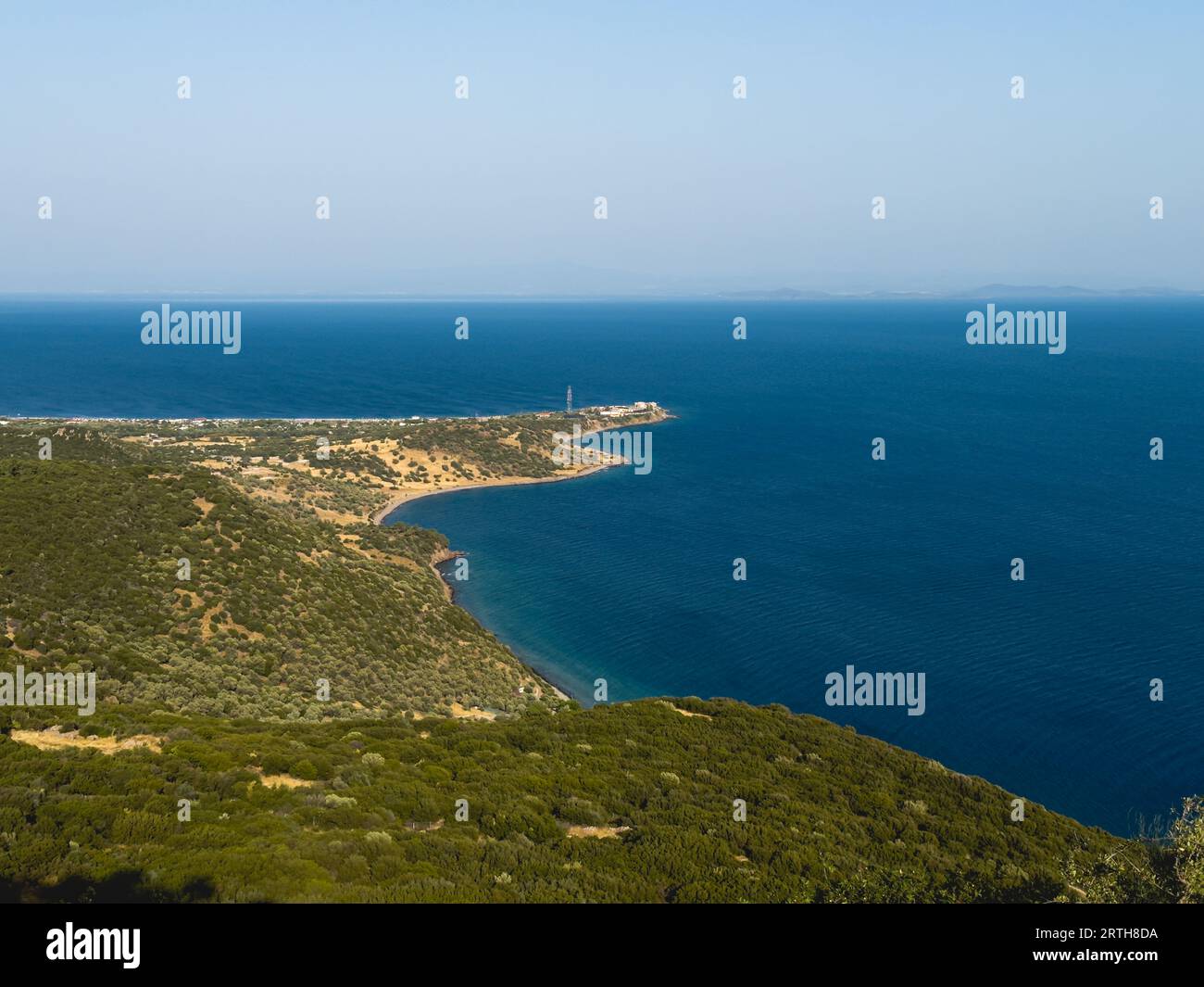 Antiche colonne del Tempio di Atena, Assos, Canakkale, Turchia, il Tempio di Atena nel sito archeologico dell'antica Assos a Behramkale, Turchia. H Foto Stock