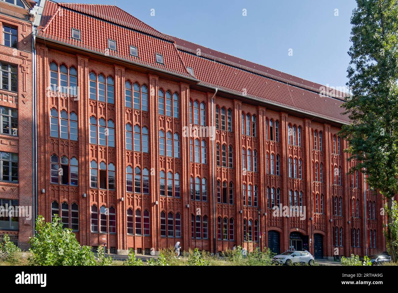 In einem ehemaligen Hostel am Warschauer Platz in Berlin-Friedrichshain soll ein Flüchtlingsheim bis zu 650 Geflüchtete aufnehmen. Der Standort ist um Foto Stock