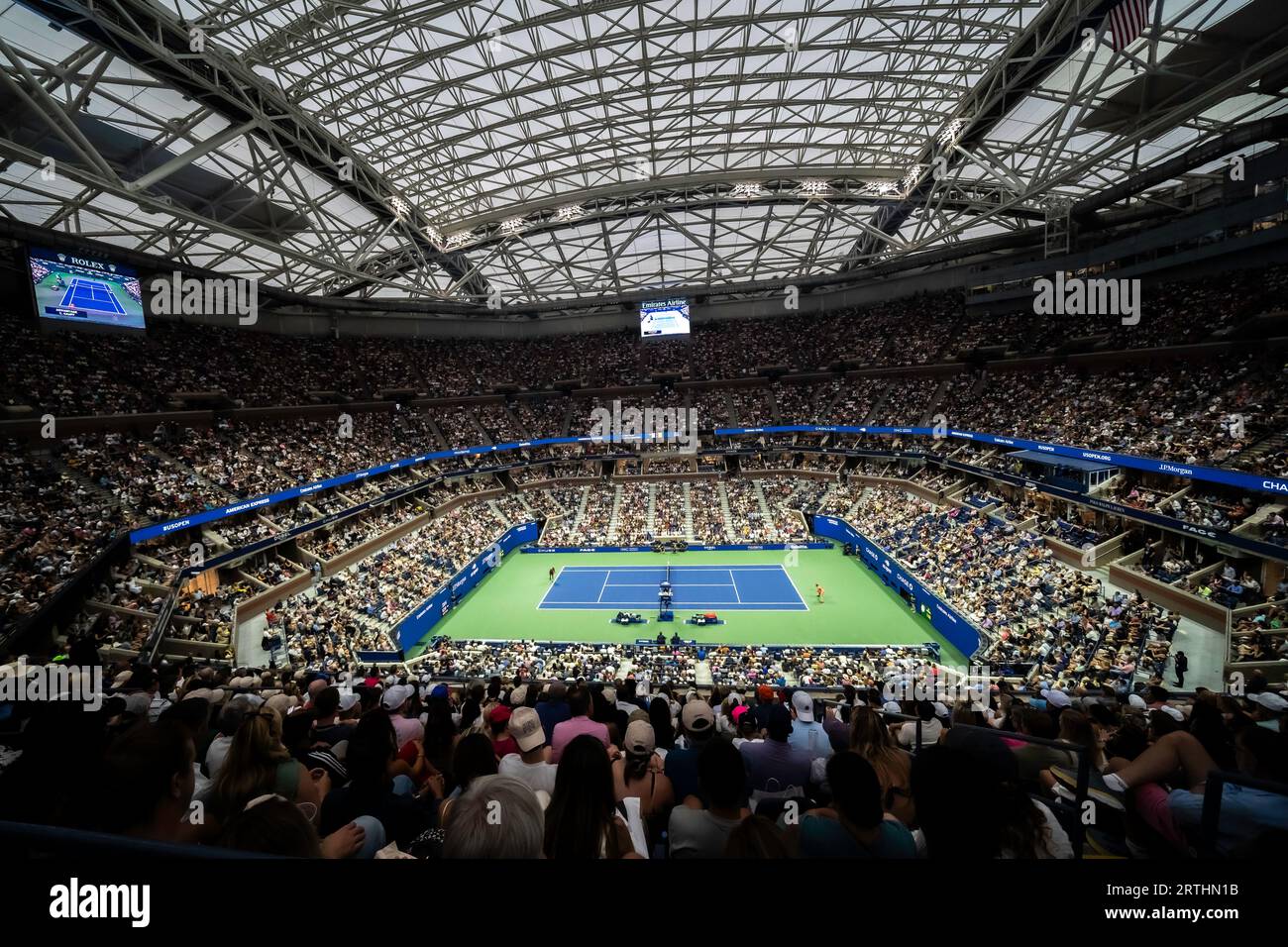 Arthur Ashe Stadiium presso l'USTA Billie Jean King National Tennis Center durante le finali del 2023 degli US Open Tennis Women's Singles tra Coco Gauff (USA) Foto Stock