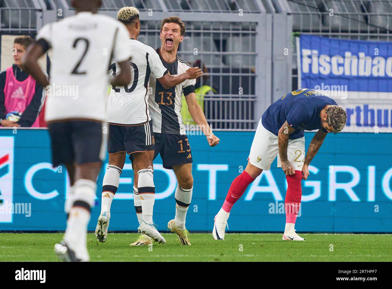 Thomas Müller, Mueller, DFB 13 punteggi, tiri goal , Tor, Treffer, Torschuss, 1-0, celebra il suo obiettivo, Happy, ridi, festeggia, nella partita amichevole GERMANIA - FRANCIA 2-1 DEUTSCHLAND - FRANKREICH 2-1 preparazione per i Campionati europei 2024 in Germania, stagione 2023/2024, il 12 settembre 2023 a Dortmund, Germania. © Peter Schatz / Alamy Live News Foto Stock