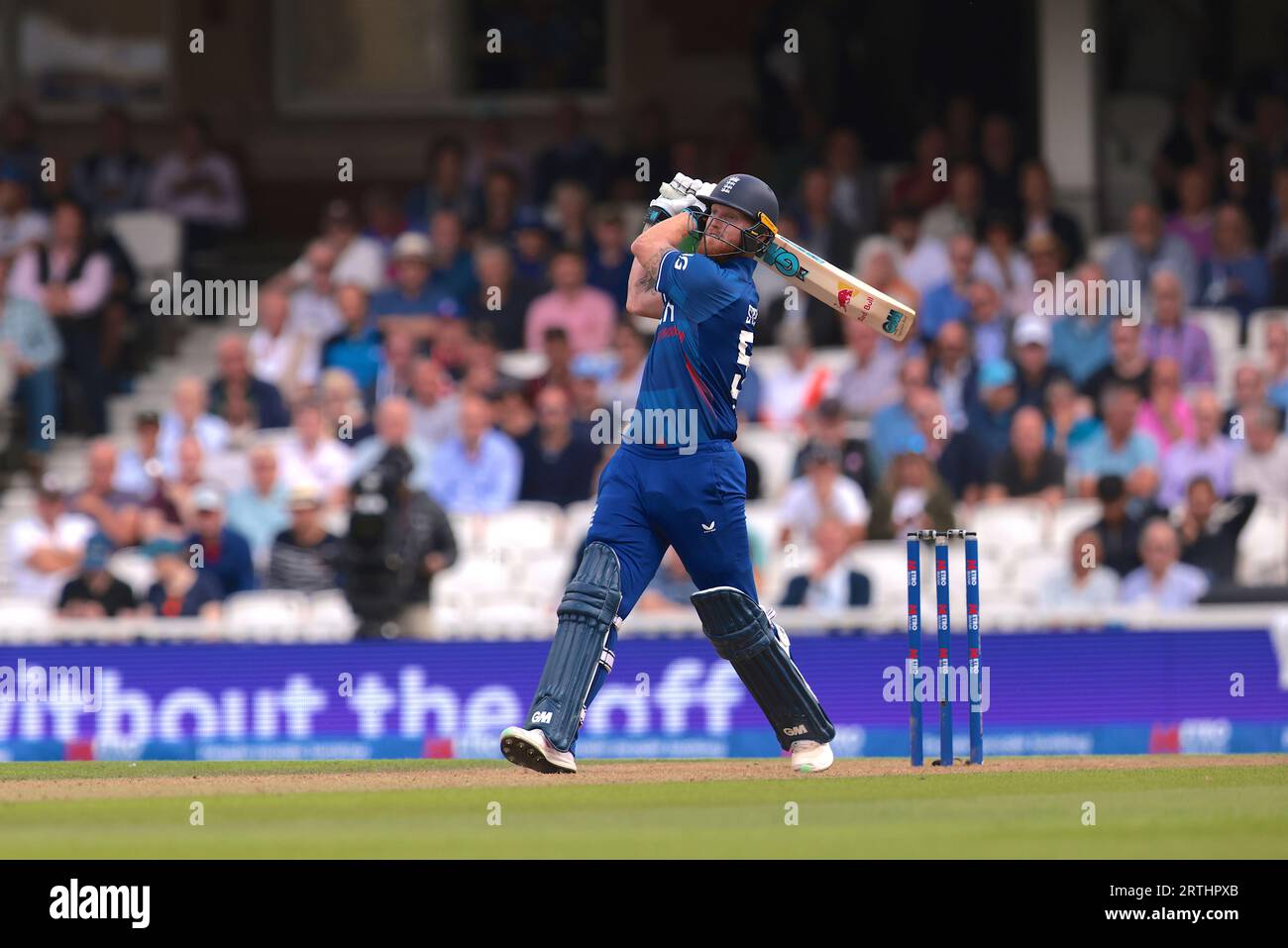 Londra, Regno Unito. 13 settembre 2023. L'inglese Ben Stokes arriva a Six AS England take on New Zealand in the 3rd Metro Bank One Day International at the Kia Oval Credit: David Rowe/Alamy Live News Foto Stock