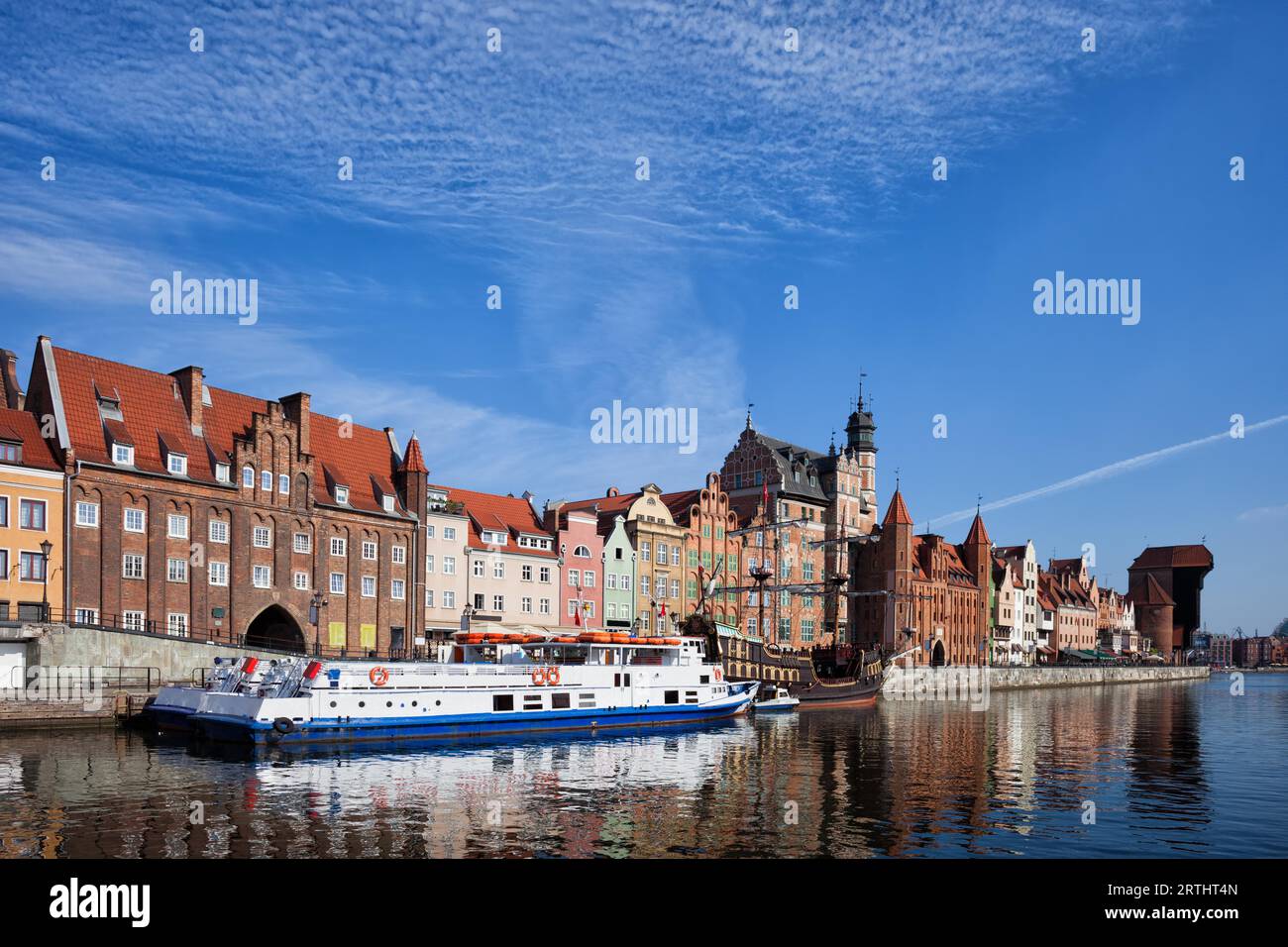 Città di Gdansk Città Vecchia skyline in Polonia, tour in barca, traghetto sul fiume Motlawa Foto Stock