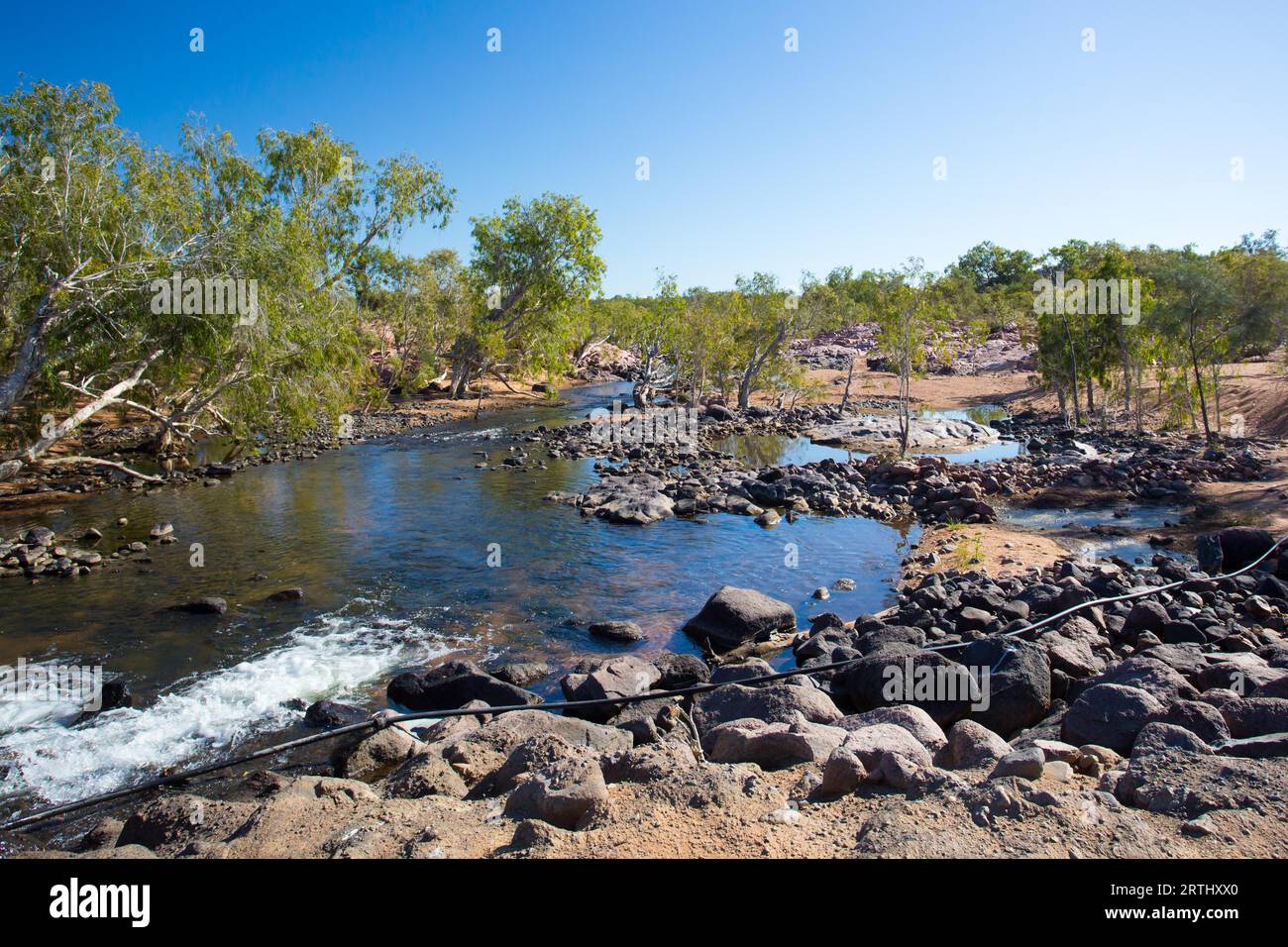 Campeggio o'Brien's Creek e fiume vicino a Mount Surprise nel Queensland, Australia Foto Stock