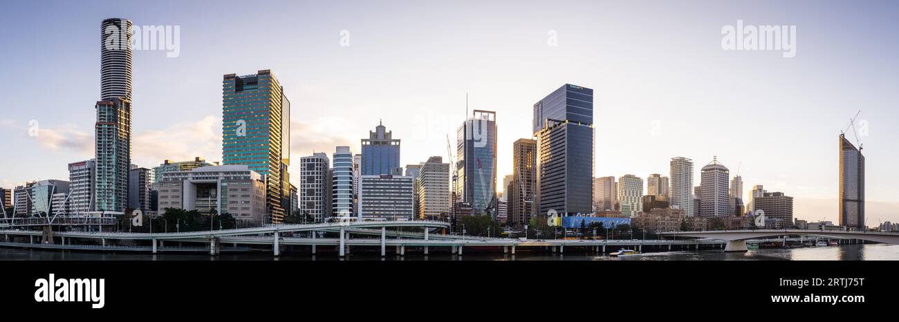 Brisbane, Queensland, Australia il 17 agosto 2016, panorama dello skyline di prima mattina Foto Stock