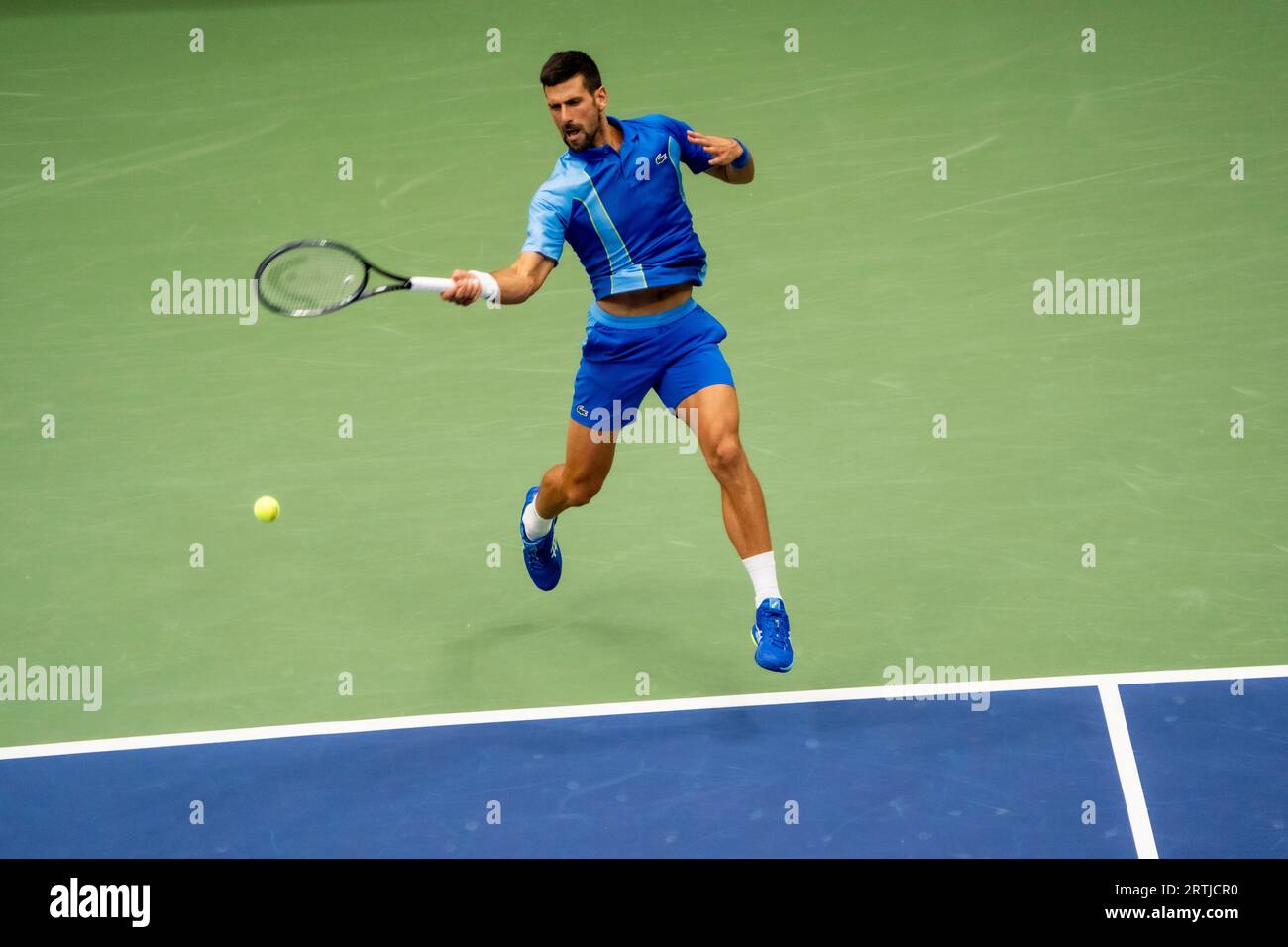 Novak Djokovic (SBR) partecipa alle finali di singolare maschile agli US Open di tennis 2023 Foto Stock