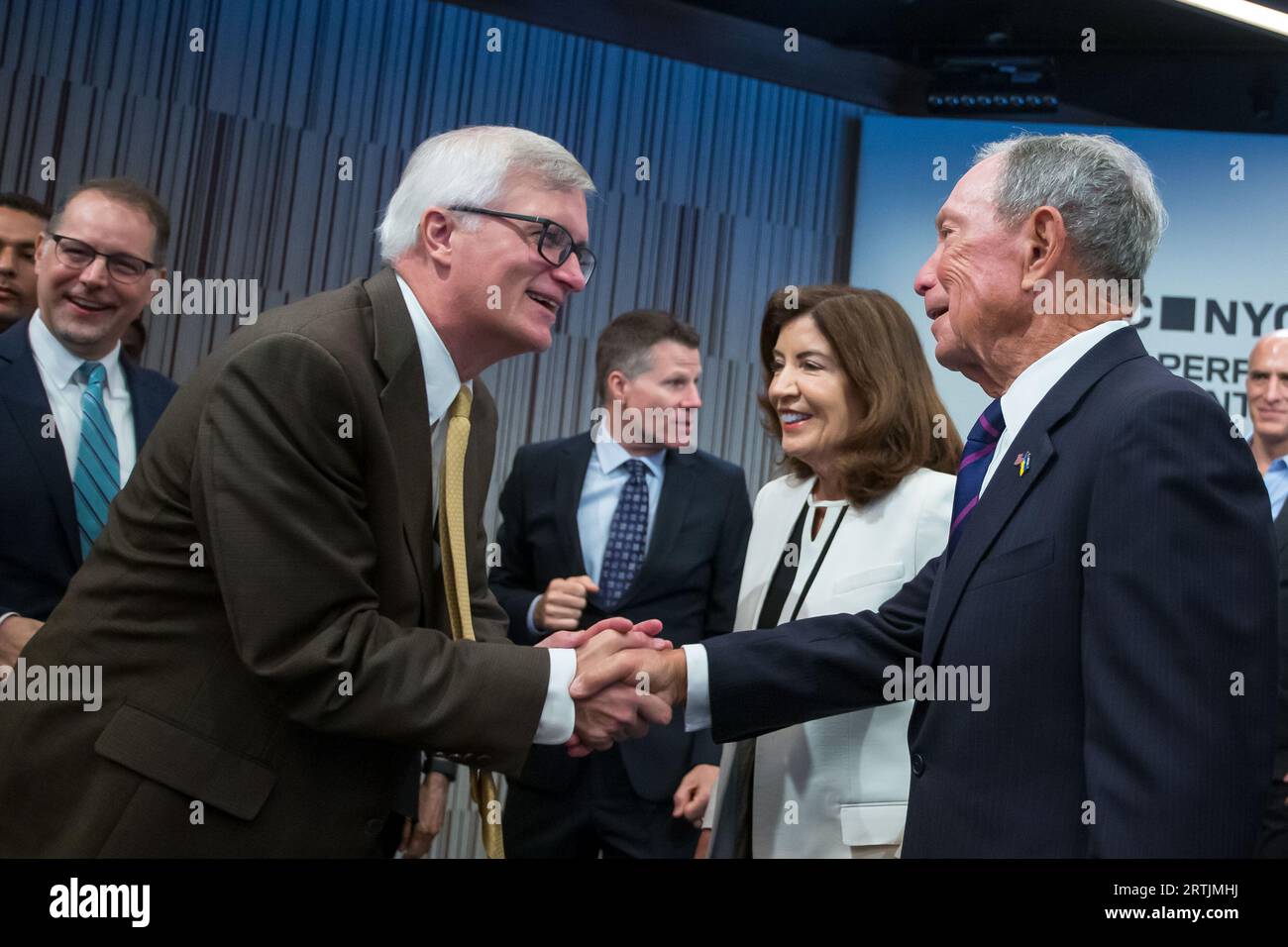 L'ex sindaco di New York Michael Bloomberg parla al Perelman Performing Arts Center (PAC NYC) evento stampa di apertura e cerimonia di taglio del nastro il 13 settembre 2023 a New York. Il centro delle arti dello spettacolo, costruito al Ground zero a Lower Manhattan, dovrebbe aprire il 19 settembre 2023, con il primo di cinque concerti incentrati sul tema del rifugio. Credito: Brazil Photo Press/Alamy Live News Foto Stock