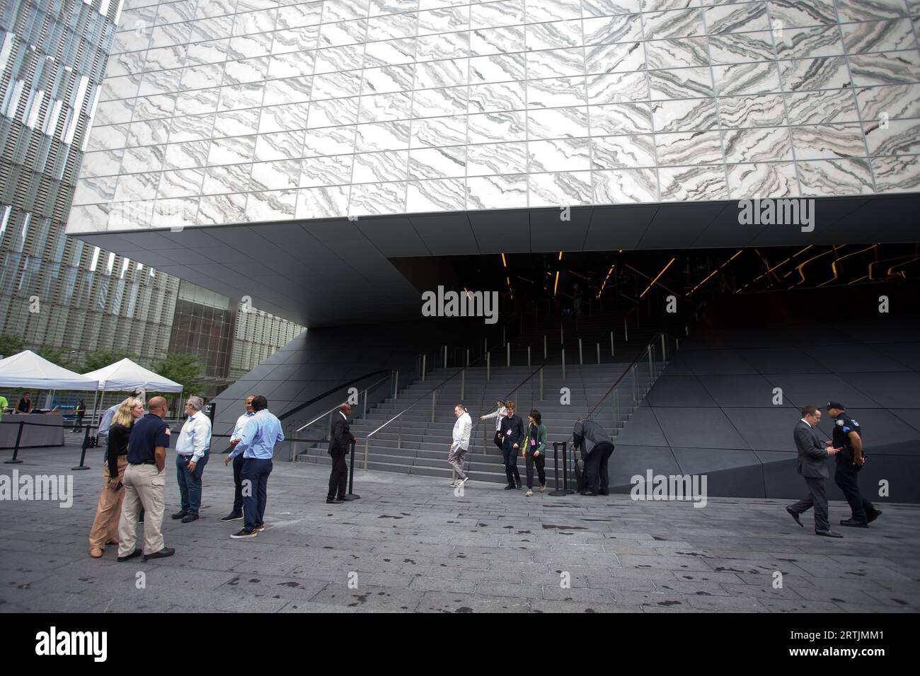 Visita il Perelman Performing Arts Center a Lower Manhattan, New York, il 13 settembre 2023. Il centro delle arti dello spettacolo, costruito al Ground zero a Lower Manhattan, dovrebbe aprire il 19 settembre 2023, con il primo di cinque concerti incentrati sul tema del rifugio. Credito: Brazil Photo Press/Alamy Live News Foto Stock