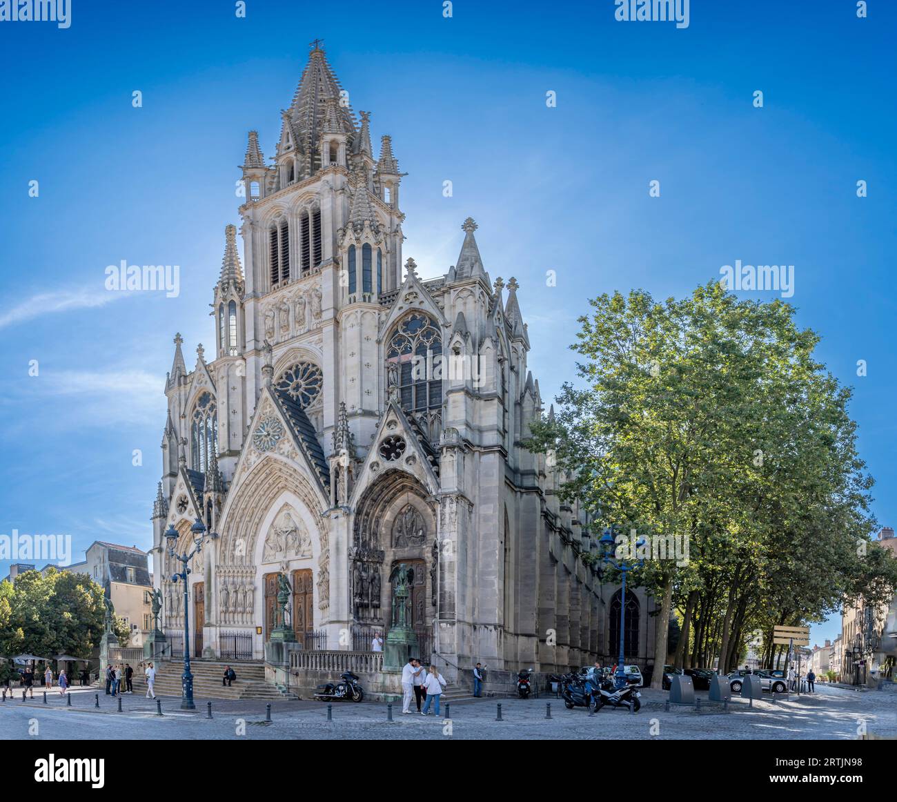 Nancy, Francia - 09 02 2023: Vista della facciata della Basilica di Saint-Epvre Foto Stock