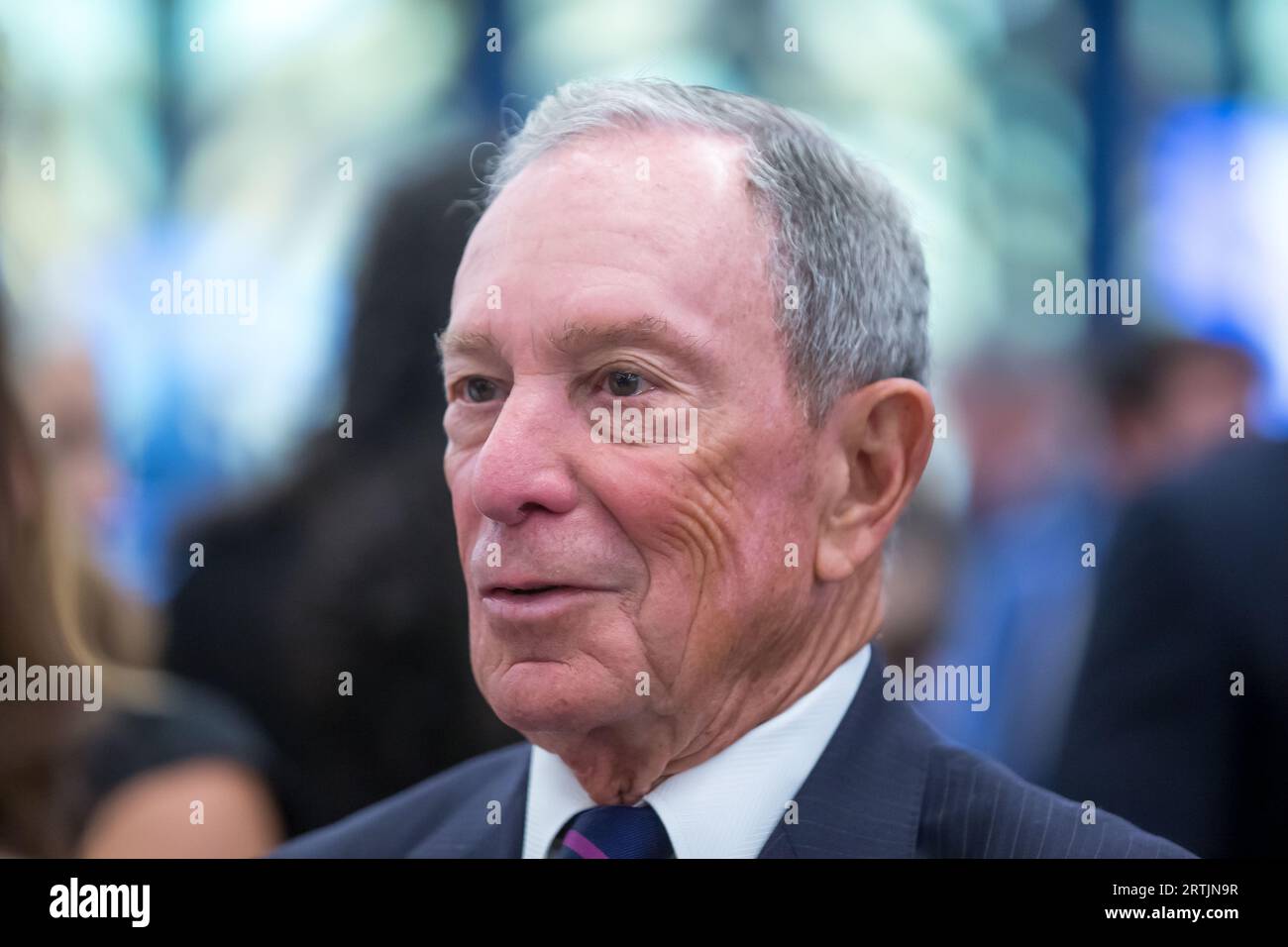 New York City, NY, USA. 13 settembre 2023. L'ex sindaco di New York Michael Bloomberg parla al Perelman Performing Arts Center (PAC NYC) evento stampa di apertura e cerimonia di taglio del nastro il 13 settembre 2023 a New York. Il centro delle arti dello spettacolo, costruito al Ground zero a Lower Manhattan, dovrebbe aprire il 19 settembre 2023, con il primo di cinque concerti incentrati sul tema del rifugio. (Immagine di credito: © William Volcov/ZUMA Press Wire) SOLO USO EDITORIALE! Non per USO commerciale! Foto Stock