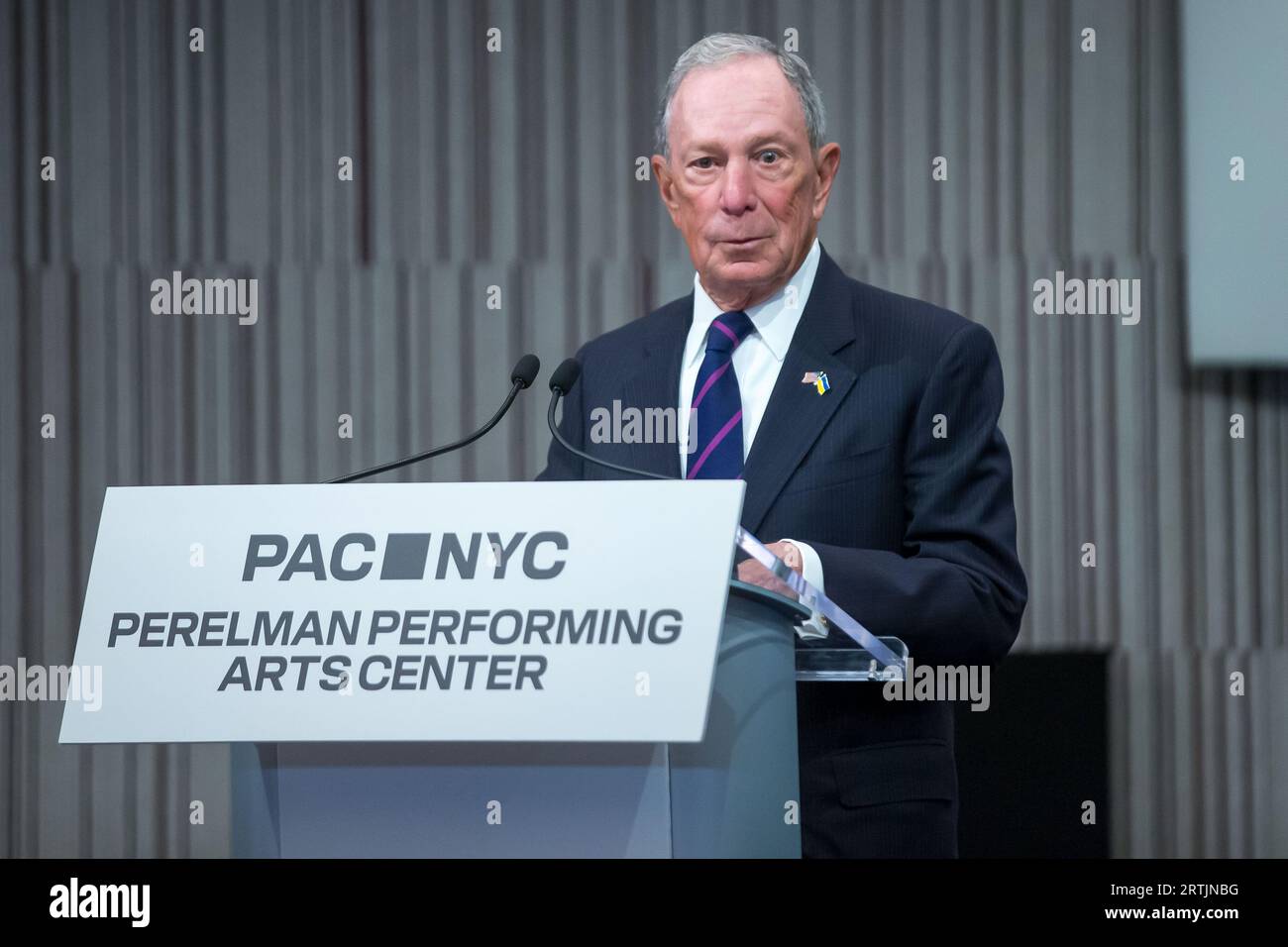 New York City, NY, USA. 13 settembre 2023. L'ex sindaco di New York Michael Bloomberg parla al Perelman Performing Arts Center (PAC NYC) evento stampa di apertura e cerimonia di taglio del nastro il 13 settembre 2023 a New York. Il centro delle arti dello spettacolo, costruito al Ground zero a Lower Manhattan, dovrebbe aprire il 19 settembre 2023, con il primo di cinque concerti incentrati sul tema del rifugio. (Immagine di credito: © William Volcov/ZUMA Press Wire) SOLO USO EDITORIALE! Non per USO commerciale! Foto Stock
