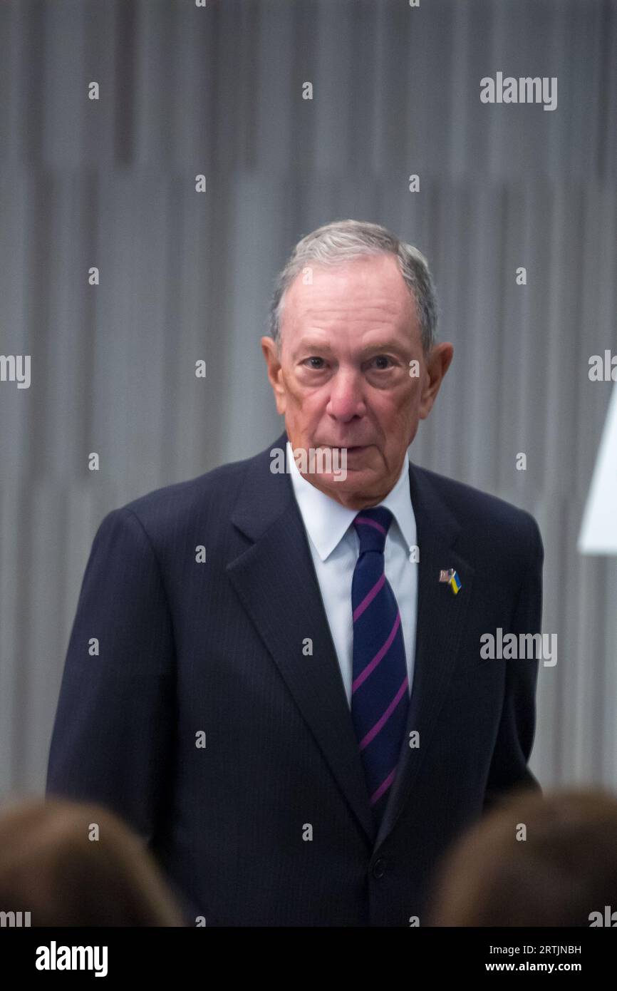 New York City, NY, USA. 13 settembre 2023. L'ex sindaco di New York Michael Bloomberg parla al Perelman Performing Arts Center (PAC NYC) evento stampa di apertura e cerimonia di taglio del nastro il 13 settembre 2023 a New York. Il centro delle arti dello spettacolo, costruito al Ground zero a Lower Manhattan, dovrebbe aprire il 19 settembre 2023, con il primo di cinque concerti incentrati sul tema del rifugio. (Immagine di credito: © William Volcov/ZUMA Press Wire) SOLO USO EDITORIALE! Non per USO commerciale! Foto Stock
