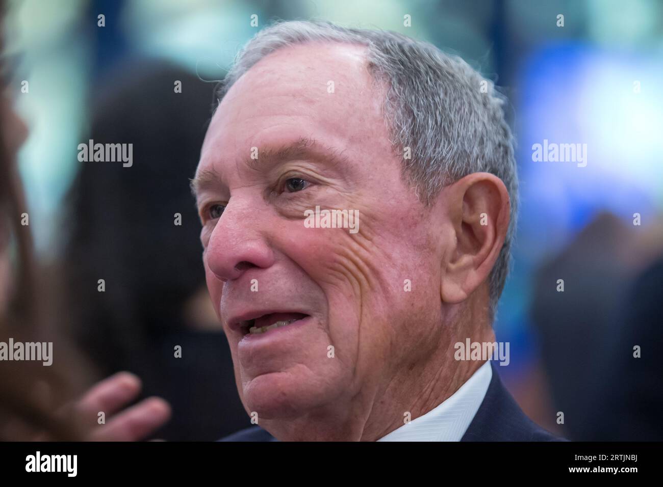 New York City, NY, USA. 13 settembre 2023. L'ex sindaco di New York Michael Bloomberg parla al Perelman Performing Arts Center (PAC NYC) evento stampa di apertura e cerimonia di taglio del nastro il 13 settembre 2023 a New York. Il centro delle arti dello spettacolo, costruito al Ground zero a Lower Manhattan, dovrebbe aprire il 19 settembre 2023, con il primo di cinque concerti incentrati sul tema del rifugio. (Immagine di credito: © William Volcov/ZUMA Press Wire) SOLO USO EDITORIALE! Non per USO commerciale! Foto Stock