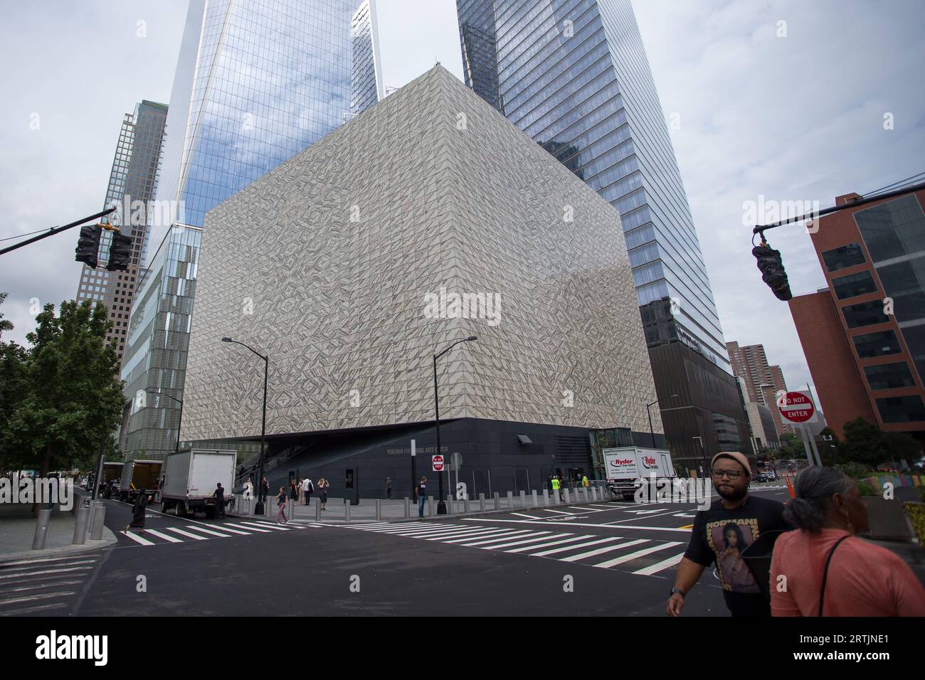 New York City, NY, USA. 13 settembre 2023. Visita il Perelman Performing Arts Center a Lower Manhattan, New York, il 13 settembre 2023. Il centro delle arti dello spettacolo, costruito al Ground zero a Lower Manhattan, dovrebbe aprire il 19 settembre 2023, con il primo di cinque concerti incentrati sul tema del rifugio. (Immagine di credito: © William Volcov/ZUMA Press Wire) SOLO USO EDITORIALE! Non per USO commerciale! Foto Stock