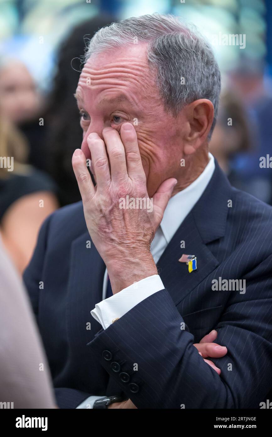 New York City, NY, USA. 13 settembre 2023. L'ex sindaco di New York Michael Bloomberg parla al Perelman Performing Arts Center (PAC NYC) evento stampa di apertura e cerimonia di taglio del nastro il 13 settembre 2023 a New York. Il centro delle arti dello spettacolo, costruito al Ground zero a Lower Manhattan, dovrebbe aprire il 19 settembre 2023, con il primo di cinque concerti incentrati sul tema del rifugio. (Immagine di credito: © William Volcov/ZUMA Press Wire) SOLO USO EDITORIALE! Non per USO commerciale! Foto Stock