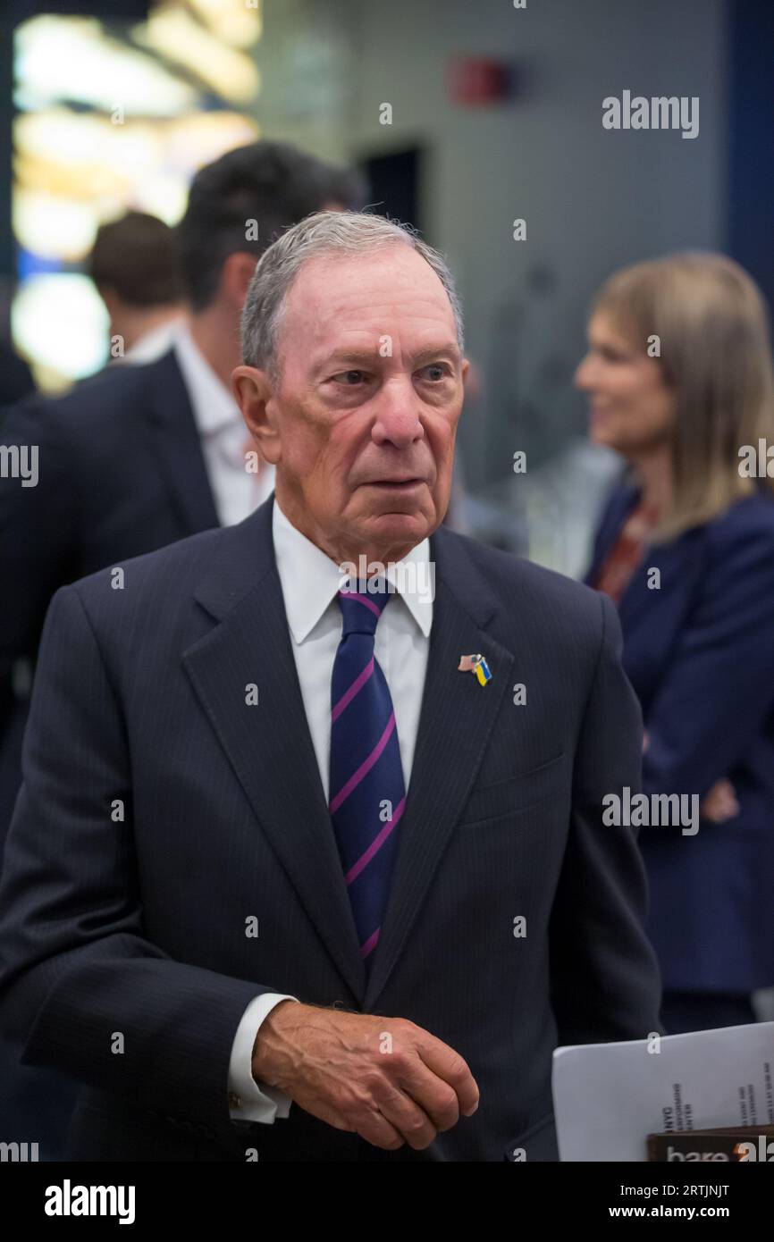 New York City, NY, USA. 13 settembre 2023. L'ex sindaco di New York Michael Bloomberg parla al Perelman Performing Arts Center (PAC NYC) evento stampa di apertura e cerimonia di taglio del nastro il 13 settembre 2023 a New York. Il centro delle arti dello spettacolo, costruito al Ground zero a Lower Manhattan, dovrebbe aprire il 19 settembre 2023, con il primo di cinque concerti incentrati sul tema del rifugio. (Immagine di credito: © William Volcov/ZUMA Press Wire) SOLO USO EDITORIALE! Non per USO commerciale! Foto Stock