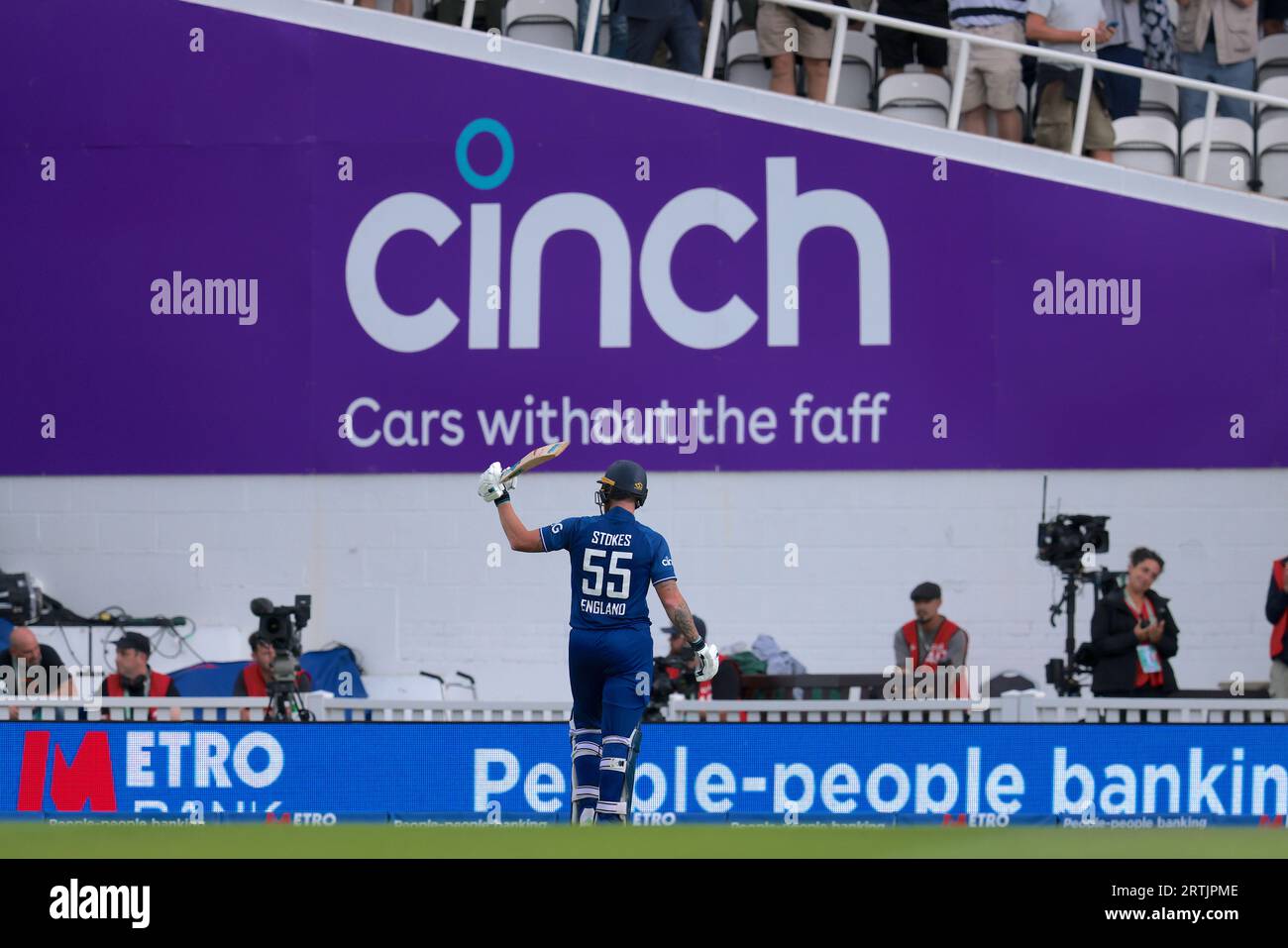 Londra, Regno Unito. 13 settembre 2023. L'inglese Ben Stokes è finalmente uscito mentre l'Inghilterra affronta la nuova Zelanda nella terza Metro Bank One Day International al Kia Oval Credit: David Rowe/Alamy Live News Foto Stock