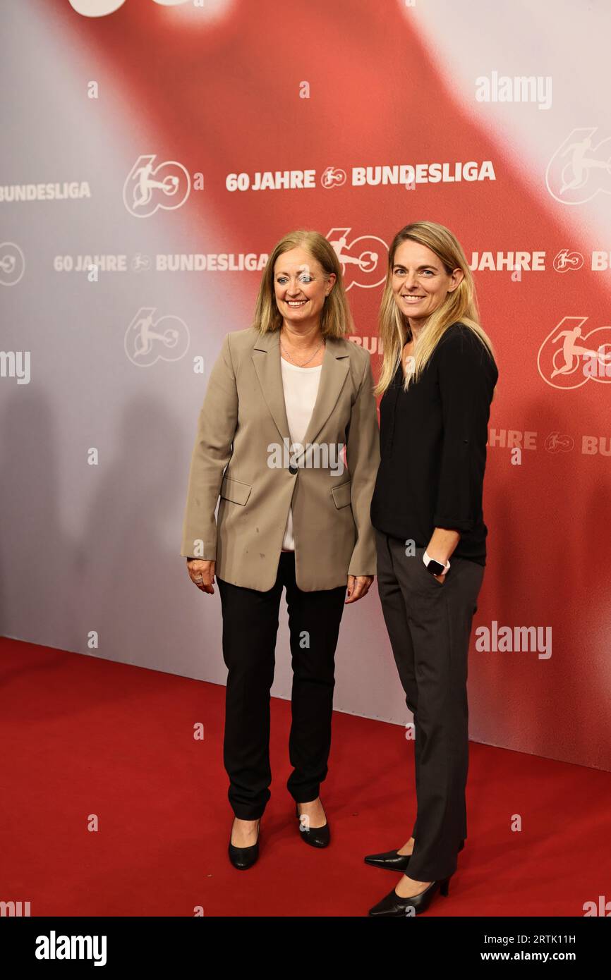 Berlino, Germania, 13 settembre 2023, Renate Lingor e Nia Künzer partecipano al gala "60 anni della Bundesliga" al Tempodrom. Sven Sstruck/Alamy Live News Foto Stock