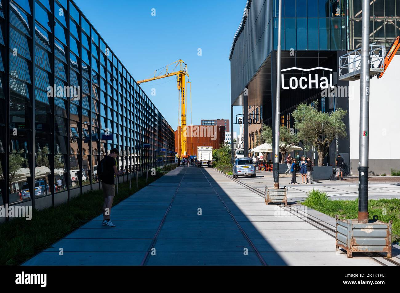 Tilburg, Brabante settentrionale, Paesi Bassi, 8 settembre 2023 - corsia centrale e zona pedonale della biblioteca pubblica Lochal Foto Stock