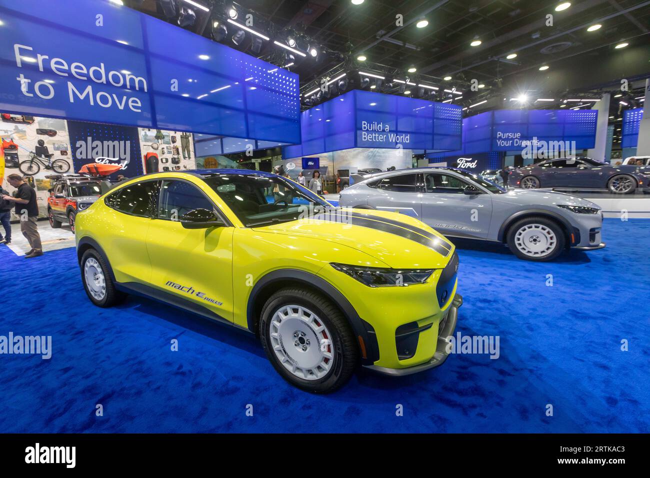 Detroit, Michigan, USA. 13 settembre 2023. La Ford Mustang Mach e Rally del 2024 è in mostra al North American International Auto Show. Crediti: Jim West/Alamy Live News Foto Stock