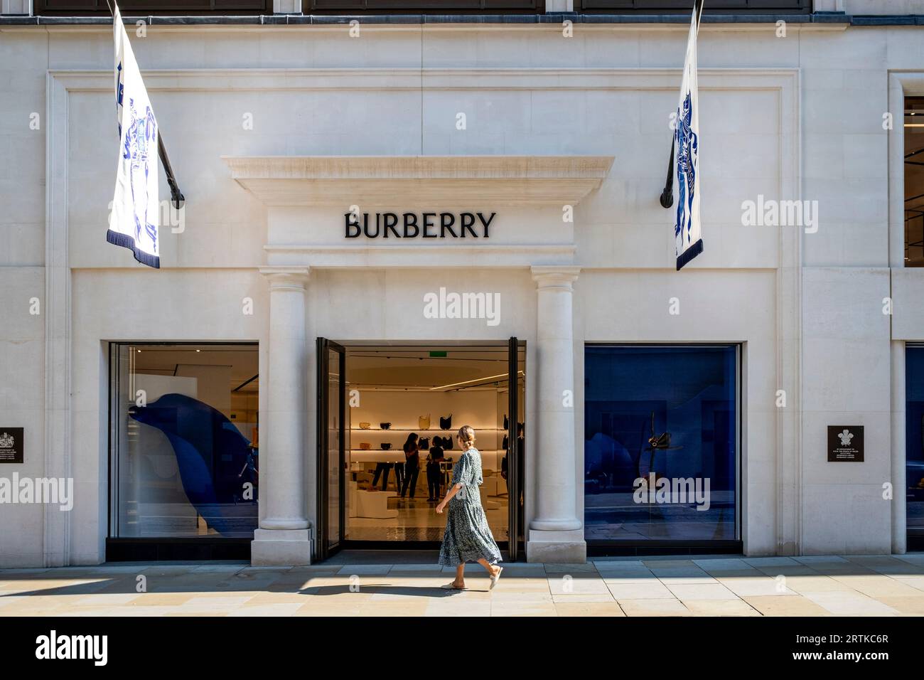The Burberry Store a New Bond Street, Londra, Regno Unito. Foto Stock