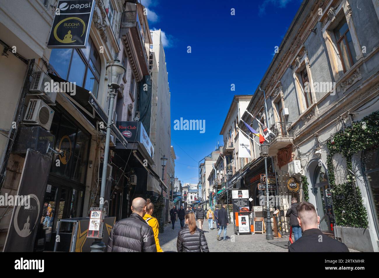 Foto del panorama di strada selari nel centro storico, centrul istorico, di Bucarest, Romania. Il centro storico si trova nel centro di Bucarest, Roma Foto Stock