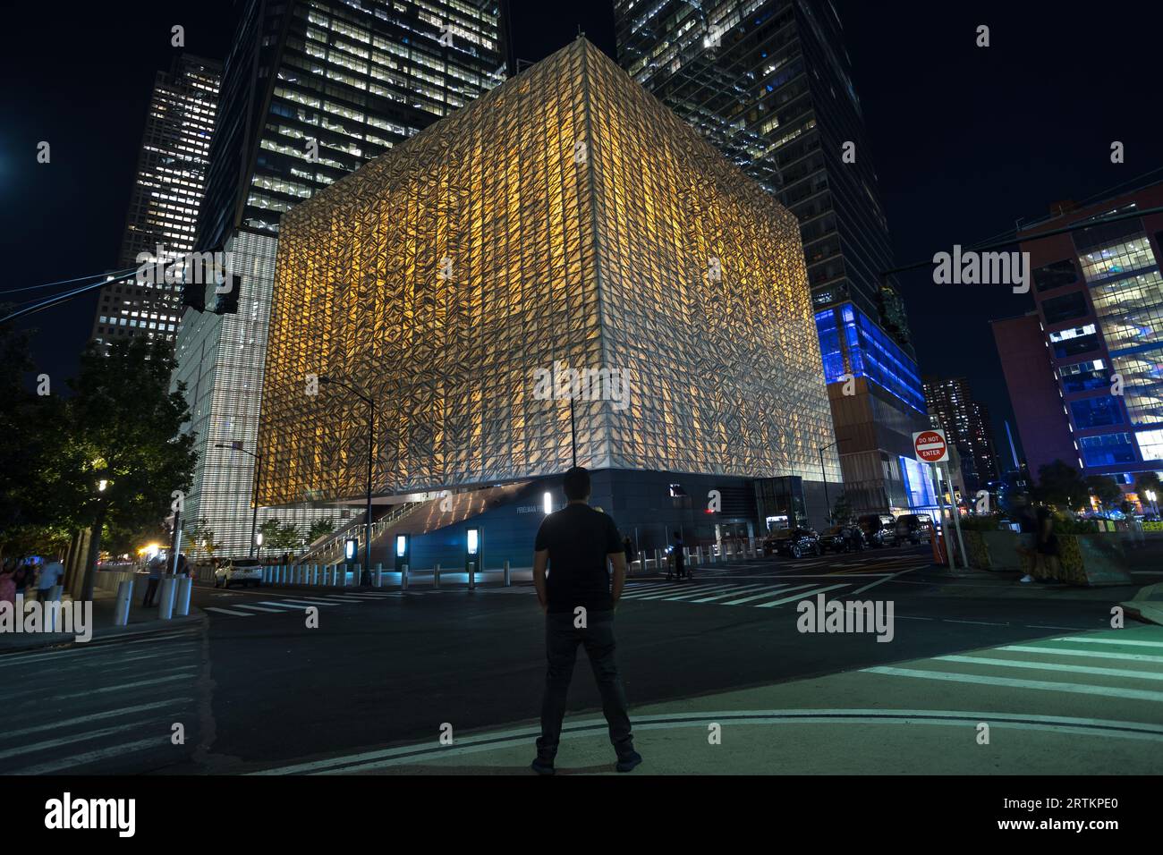 New York City, NY, USA. 13 settembre 2023. Perelman Performing Arts Center a Lower Manhattan, New York, il 13 settembre 2023. Il centro delle arti dello spettacolo, costruito al Ground zero a Lower Manhattan, dovrebbe aprire il 19 settembre 2023, con il primo di cinque concerti incentrati sul tema del rifugio. (Immagine di credito: © William Volcov/ZUMA Press Wire) SOLO USO EDITORIALE! Non per USO commerciale! Foto Stock