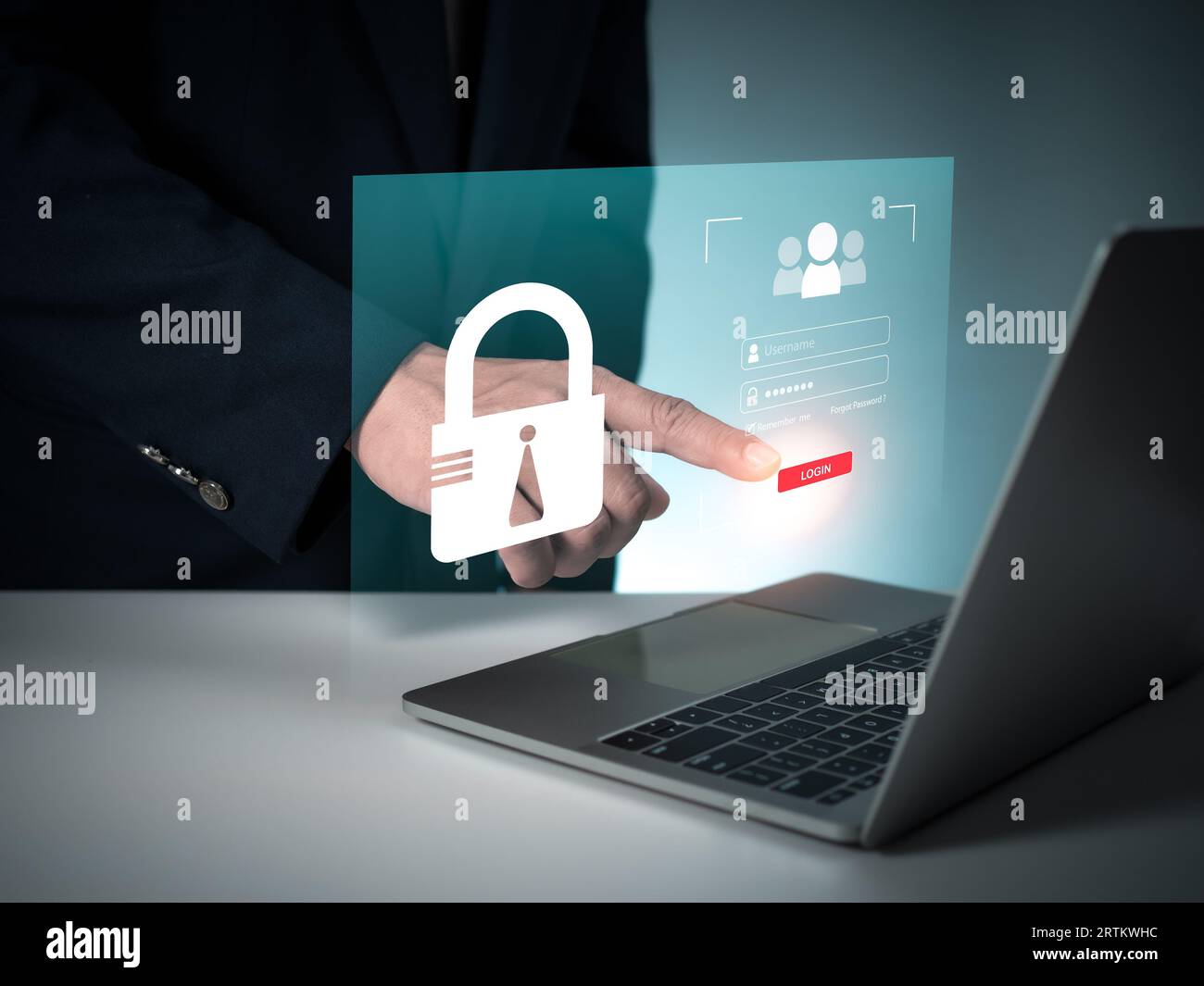 Mano umana che lavora al computer e icona di protezione. Rappresenta la protezione del codice. Concetto di sicurezza e tecnologia di comunicazione Foto Stock