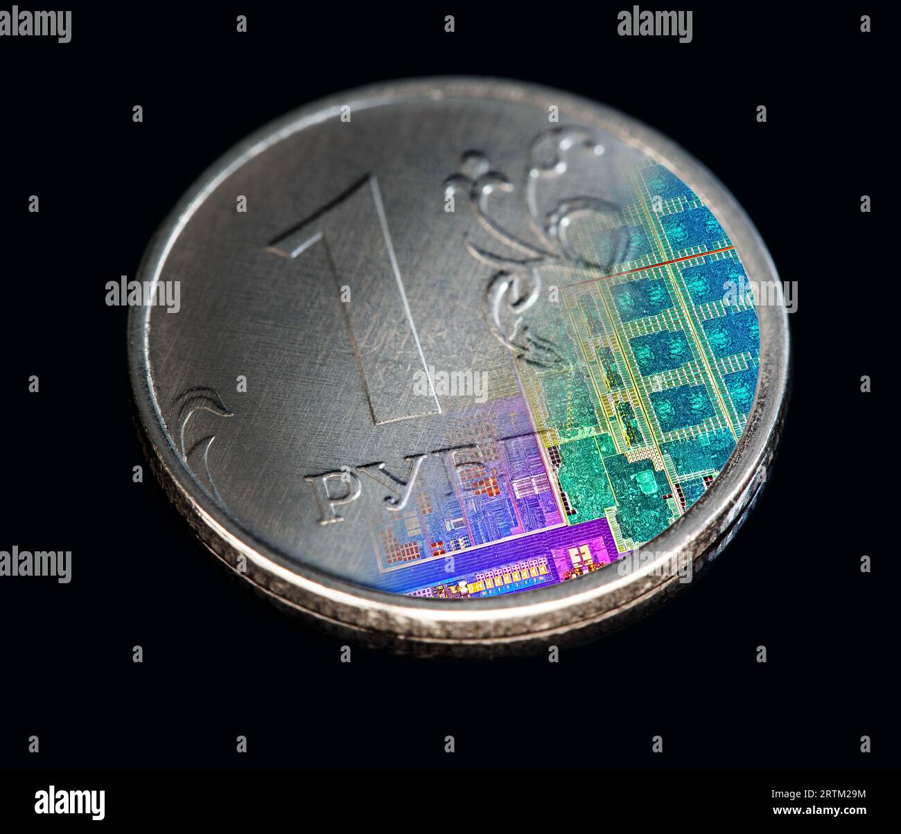 Una moneta in rublo russo. Il concetto di rublo digitale. Illustrazione su sfondo scuro. Foto Stock