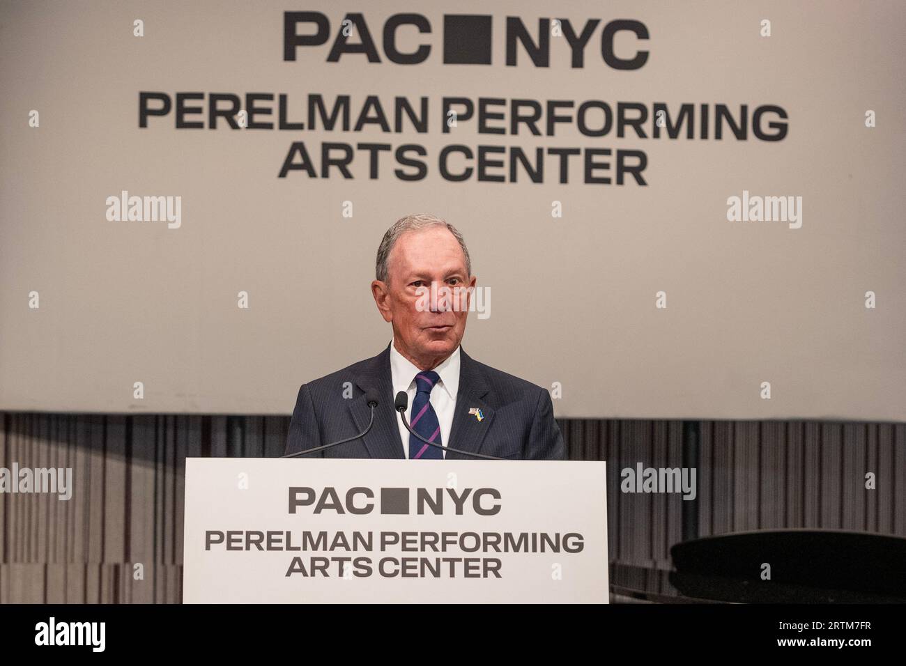 New York, USA. 13 settembre 2023. Michael Bloomberg parla dell'apertura dell'evento stampa Perelman Performing Arts Center e del taglio del nastro a New York il 13 settembre 2023. Il Perelman Performing Arts Center è stato costruito sul sito del World Trade Center ed è l'ultimo pezzo di riqualificazione di questo sito dopo l'attacco terroristico del 9/11 a New York, dove sono morte più di 3.000 persone. (Foto di Lev Radin/Sipa USA) credito: SIPA USA/Alamy Live News Foto Stock