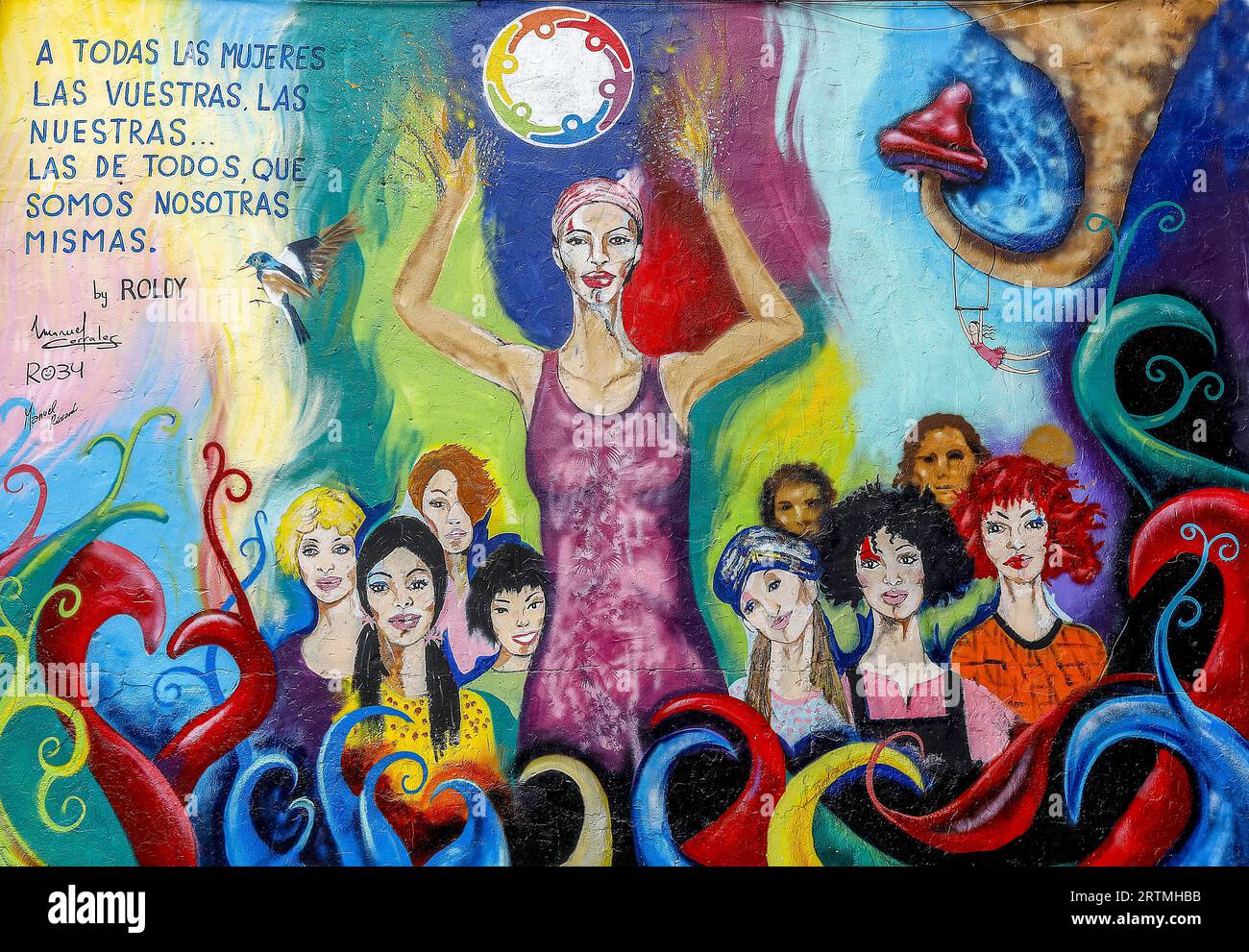 Arte di strada che celebra le donne a Sitges, Catalogna, Spagna Foto Stock