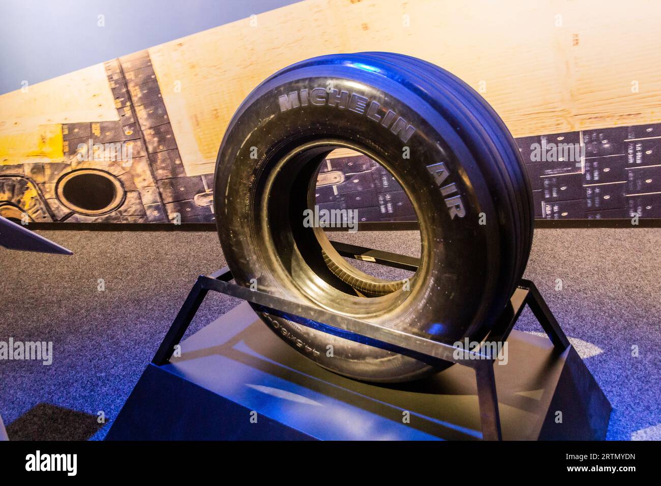PRAGA, CECHIA - 10 LUGLIO 2020: Pneumatico Space Shuttle alla Cosmos Discovery Space Exhibition di Praga, Repubblica Ceca Foto Stock