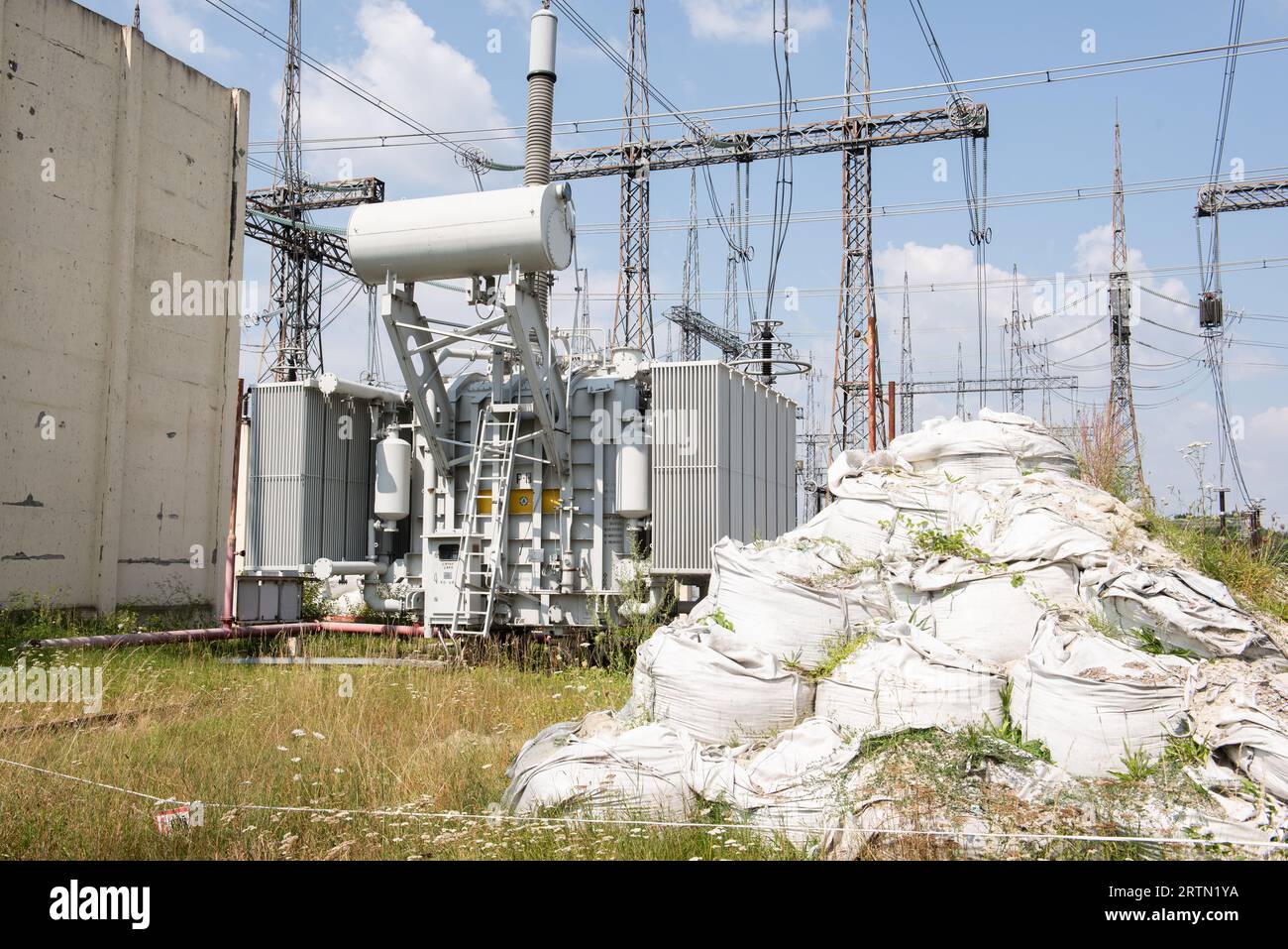 Impianti energetici ucraini dopo il bombardamento da parte della Russia terroristica Foto Stock