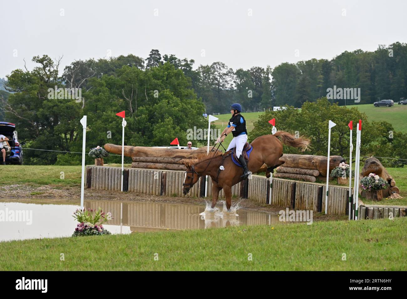 Tony Warr su Masters Touch, fase di cross country del concorso CIC-S 2*, Cornbury Park Horse Trials 2023, Charlbury, Oxfordshire Foto Stock