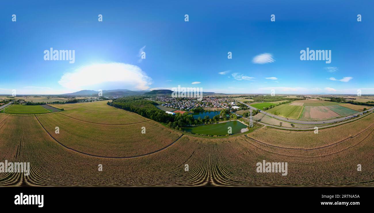 360° veduta aerea di contestato Daweid ZAC: The Transition from Rural Cornfields Agriculture to urbanization in Guebwiller, 2023 Project, Alsazia Foto Stock