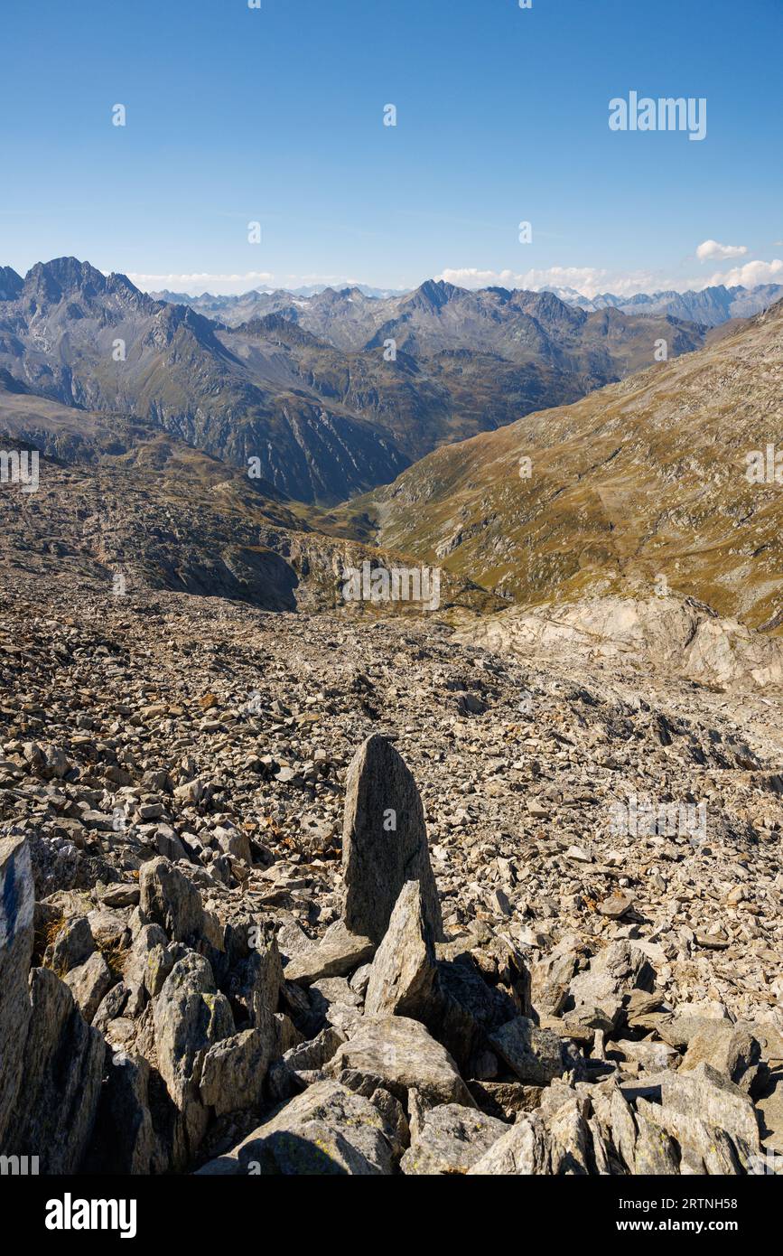 Vista dalla cima di Garina sulle Alpi svizzere Foto Stock