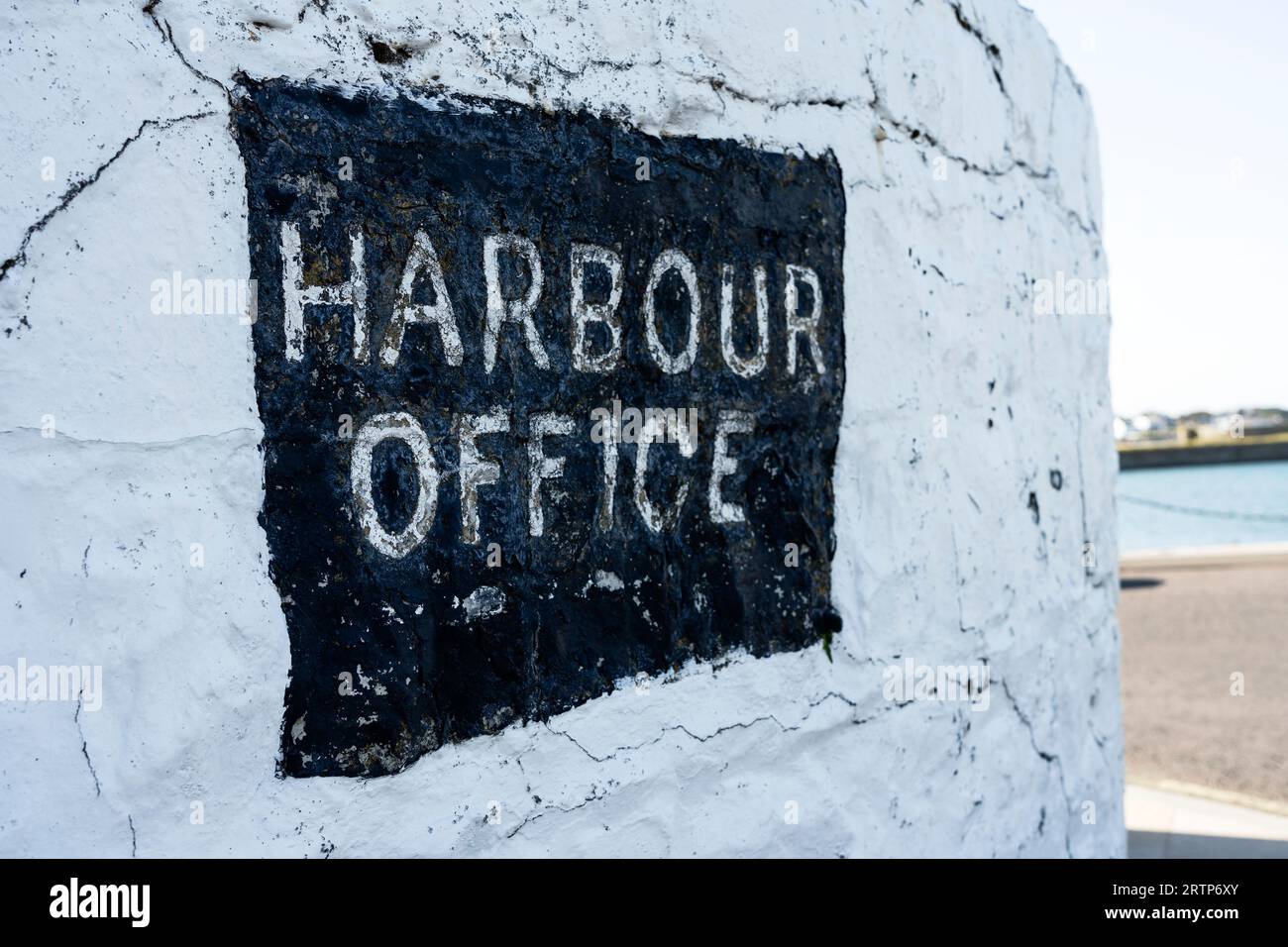 Il cartello Harbour Office presso Donaghadee County Down Northern Ireland UK Foto Stock