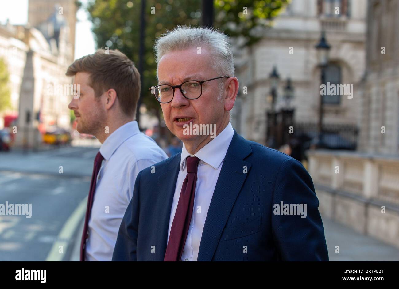 Londra, Regno Unito. 14 settembre 2023. Il Segretario di Stato per il livellamento, gli alloggi e le comunità e il Ministro per le relazioni intergovernative Michael Gove è visto fuori dall'Ufficio del Gabinetto. Credito: Tayfun salci / Alamy Live News Foto Stock