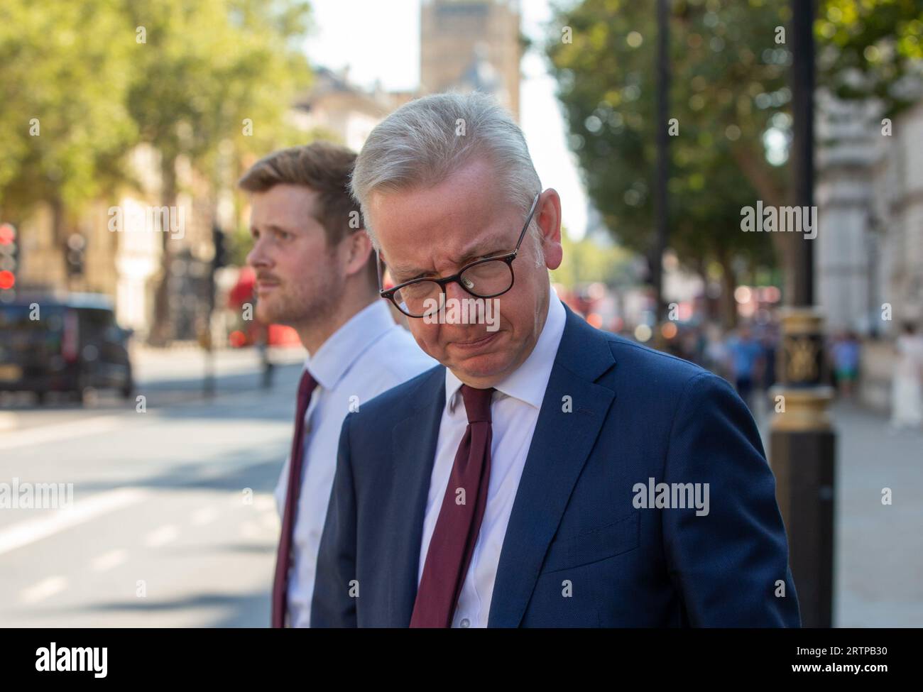 Londra, Regno Unito. 14 settembre 2023. Il Segretario di Stato per il livellamento, gli alloggi e le comunità e il Ministro per le relazioni intergovernative Michael Gove è visto fuori dall'Ufficio del Gabinetto. Credito: Tayfun salci / Alamy Live News Foto Stock